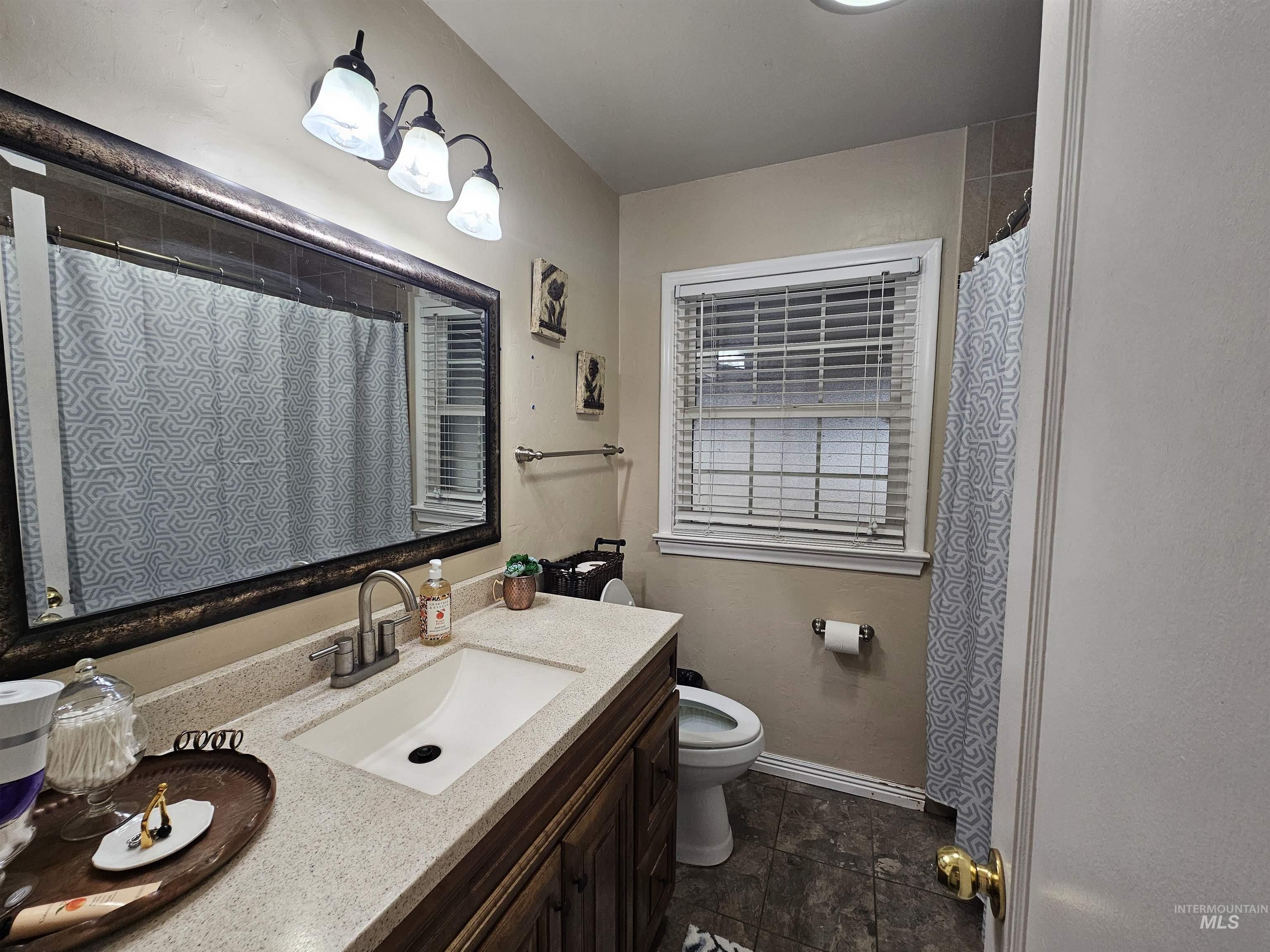 1640 Willow Lane Property Photo 6