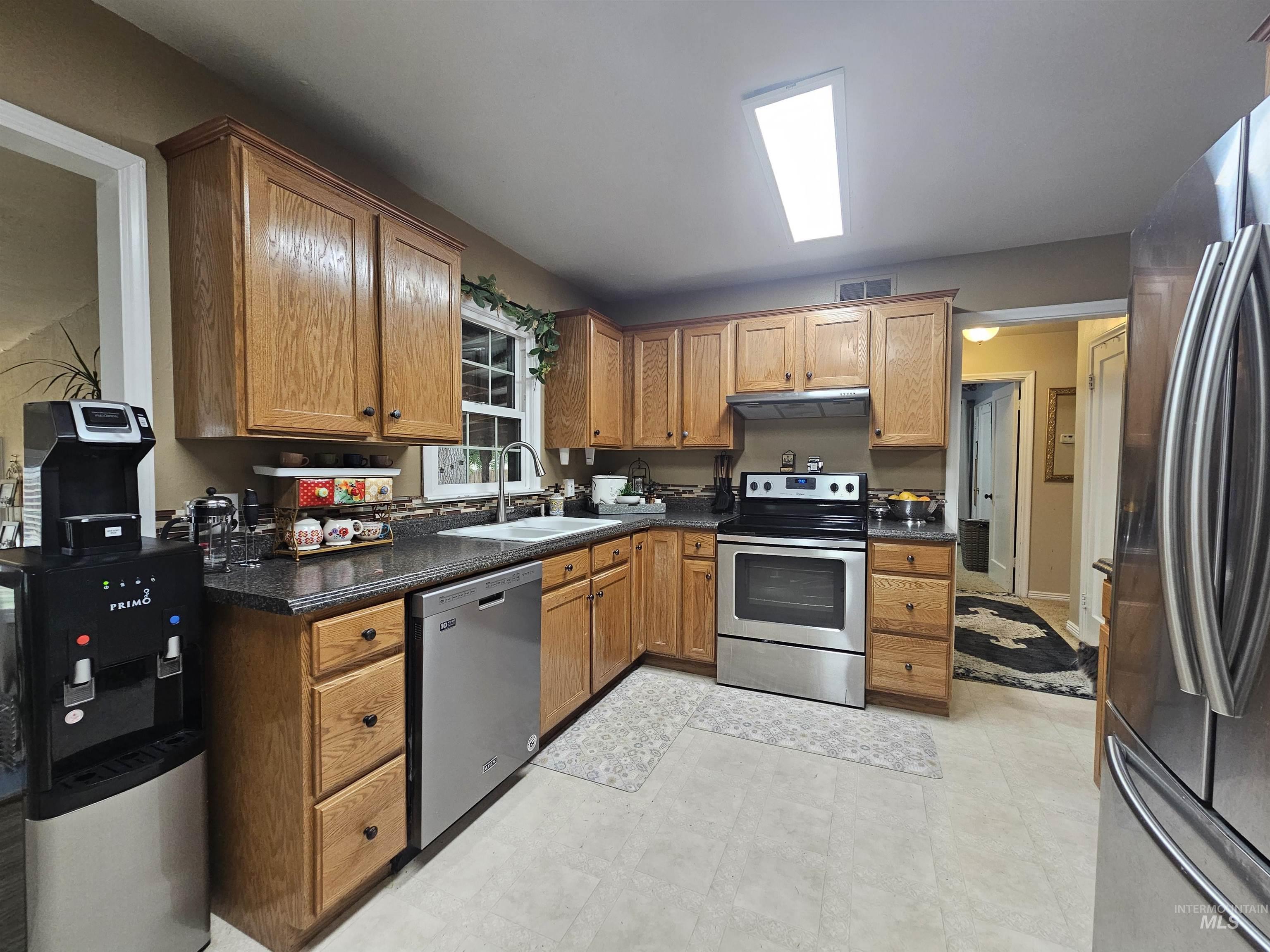 1640 Willow Lane Property Photo 8