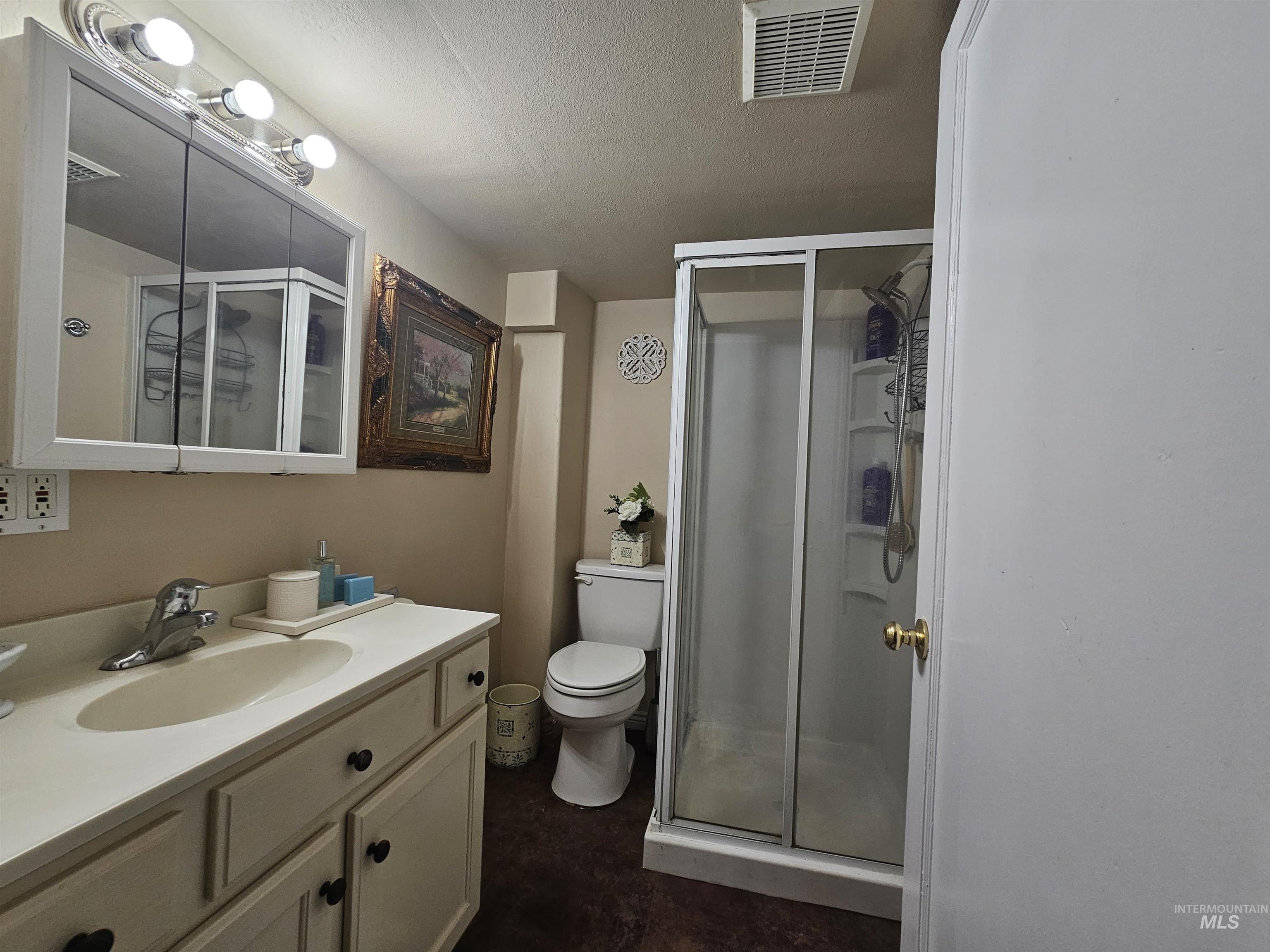 1640 Willow Lane Property Photo 17