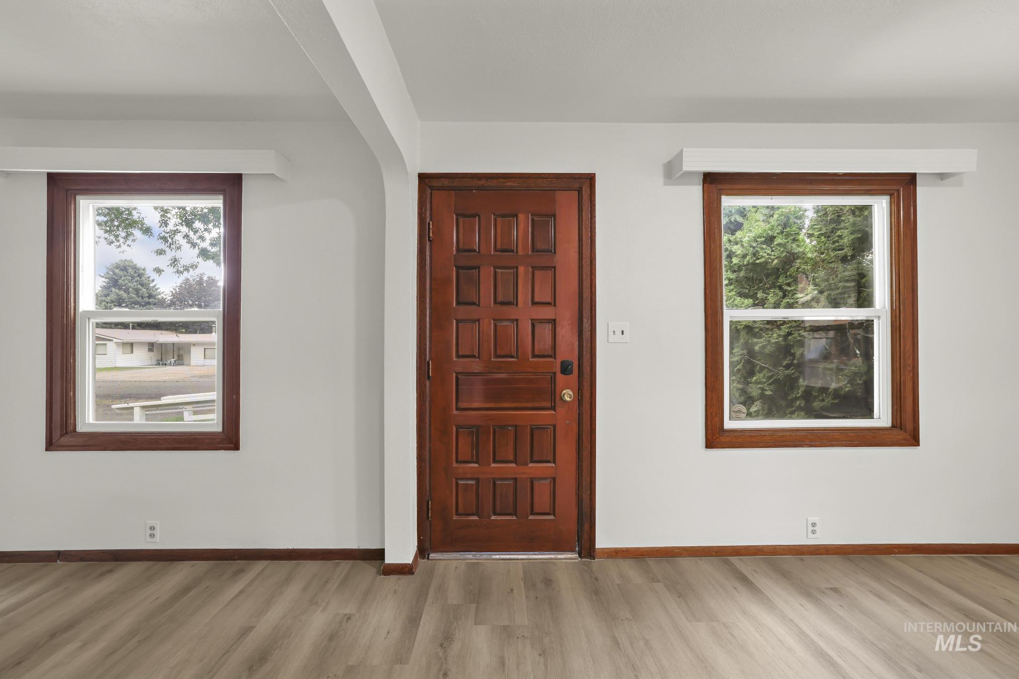 356 E Avenue B Property Photo 6