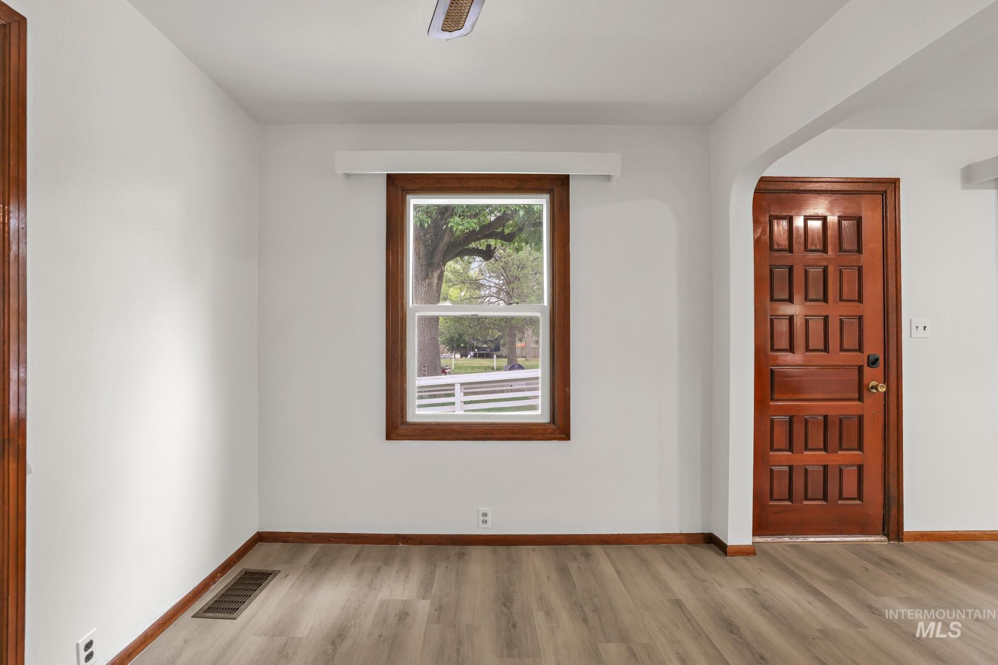 356 E Avenue B Property Photo 22