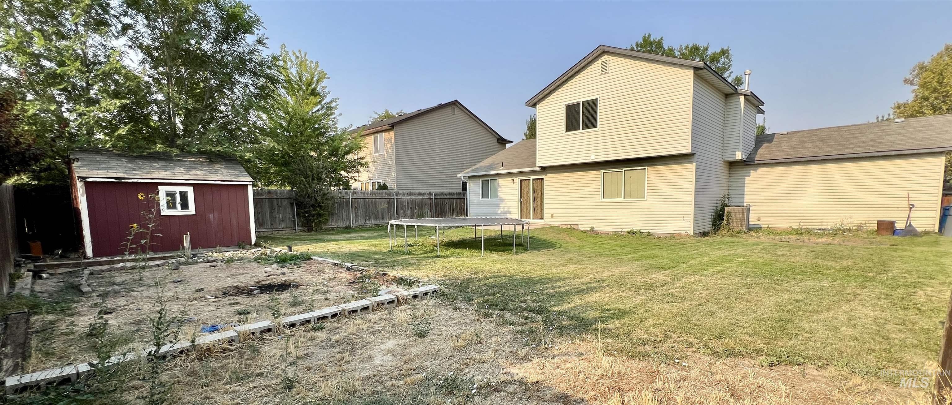3428 S Rock Springs Property Photo 9