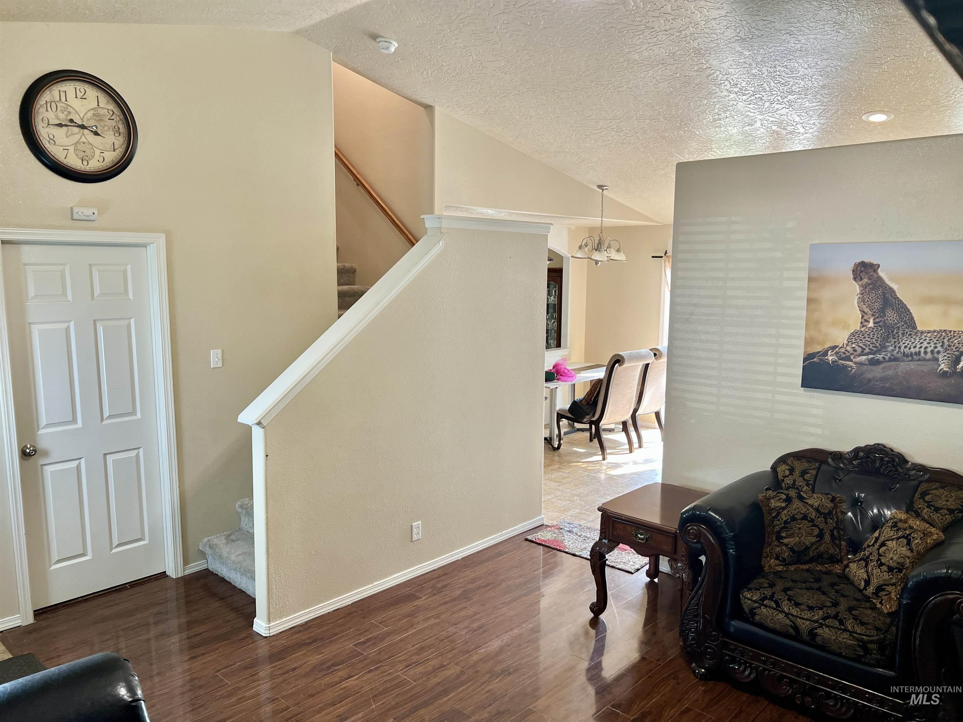3428 S Rock Springs Property Photo 10
