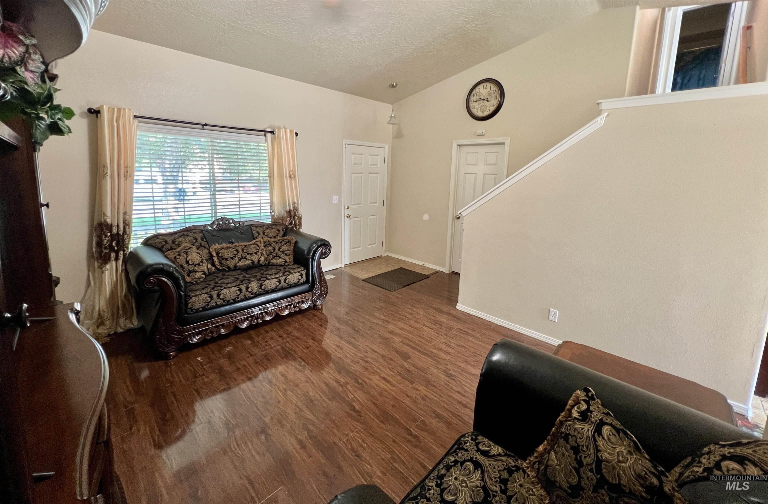 3428 S Rock Springs Property Photo 11