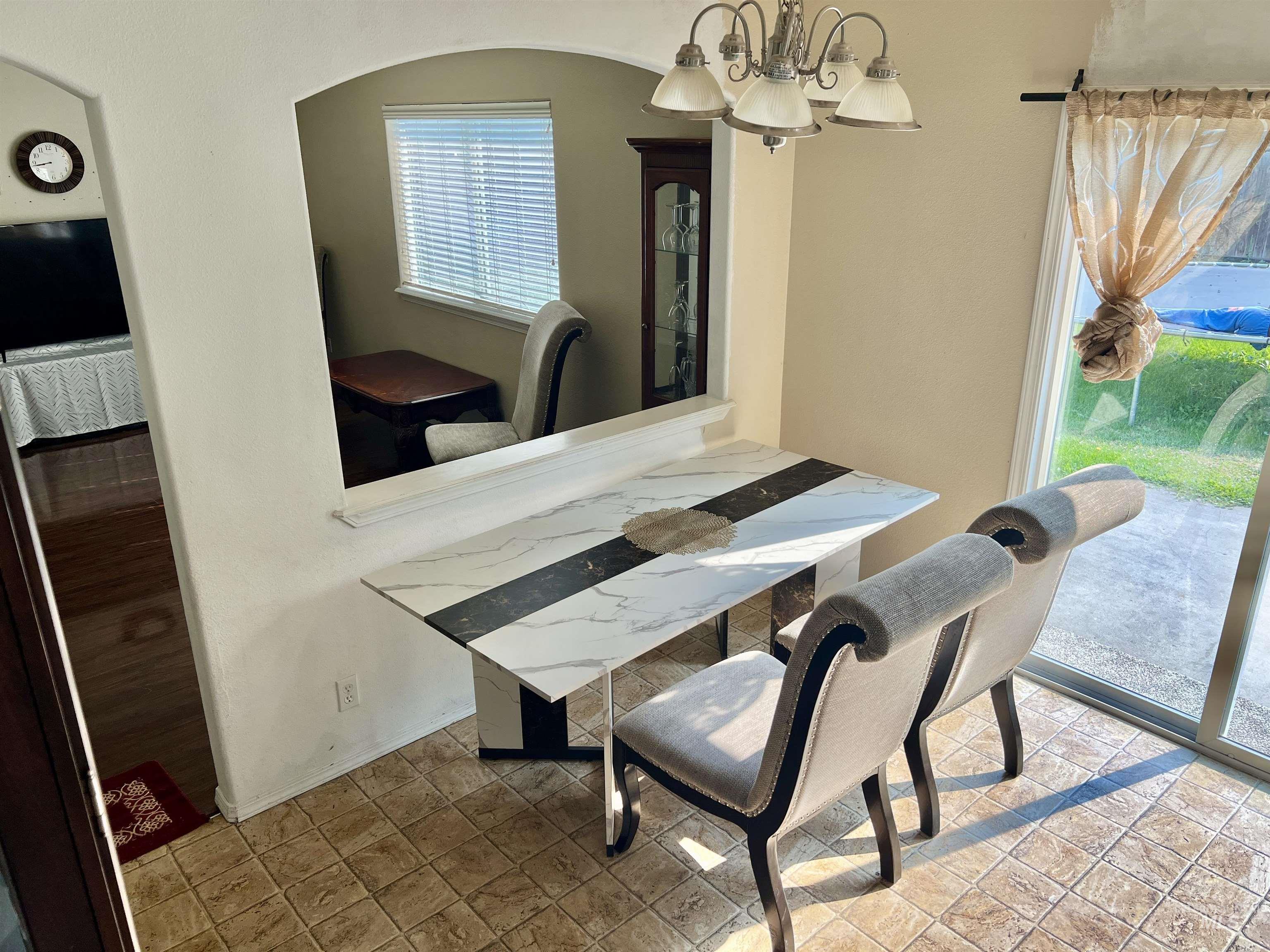 3428 S Rock Springs Property Photo 15
