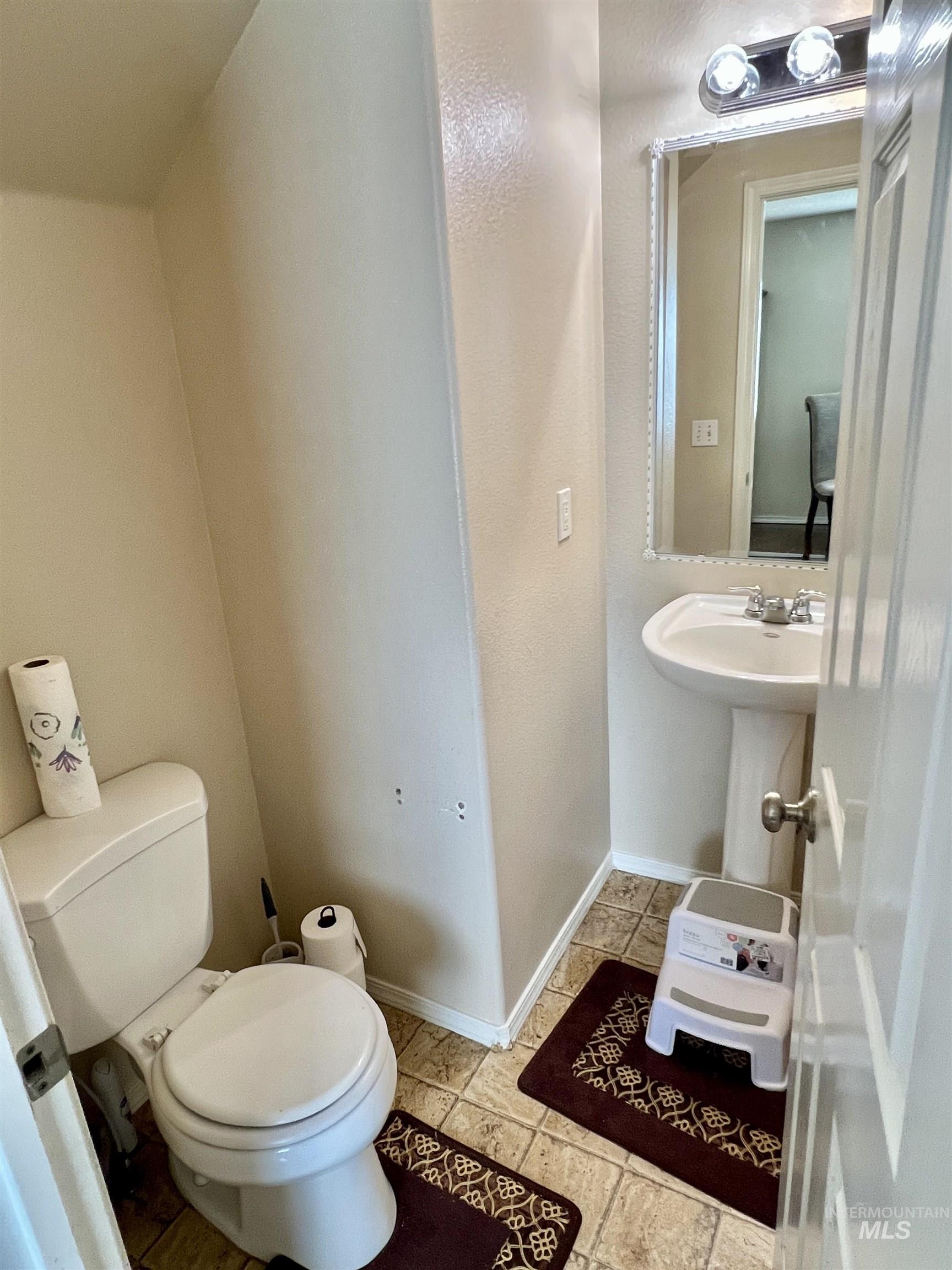 3428 S Rock Springs Property Photo 17