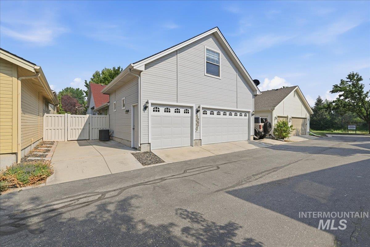 209 S Grandean Property Photo 26