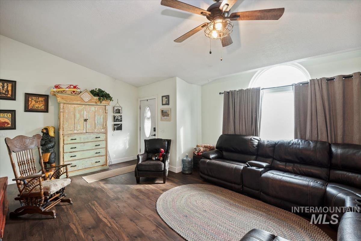 307 Quail Cove Cir Property Photo 4