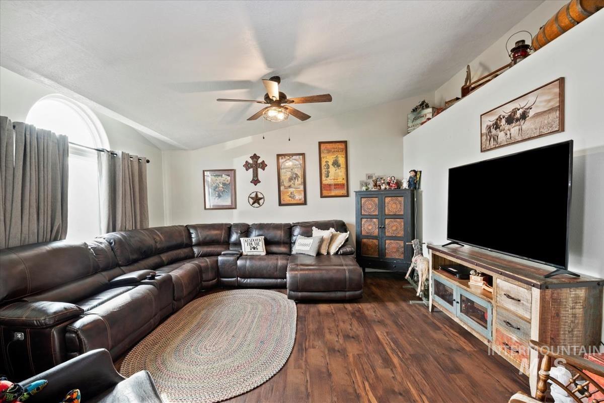 307 Quail Cove Cir Property Photo 7