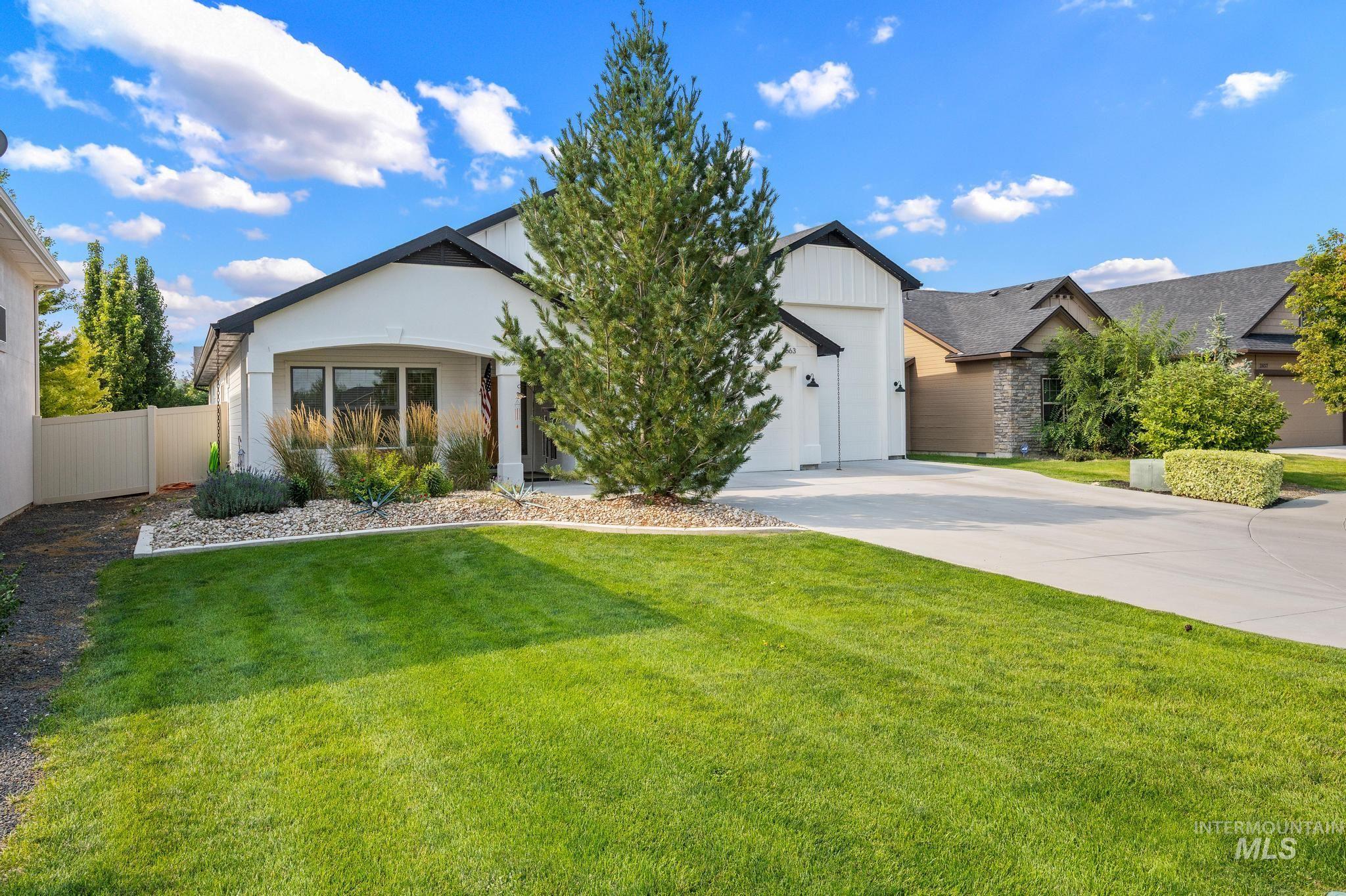 2663 E Basalt Property Photo 3
