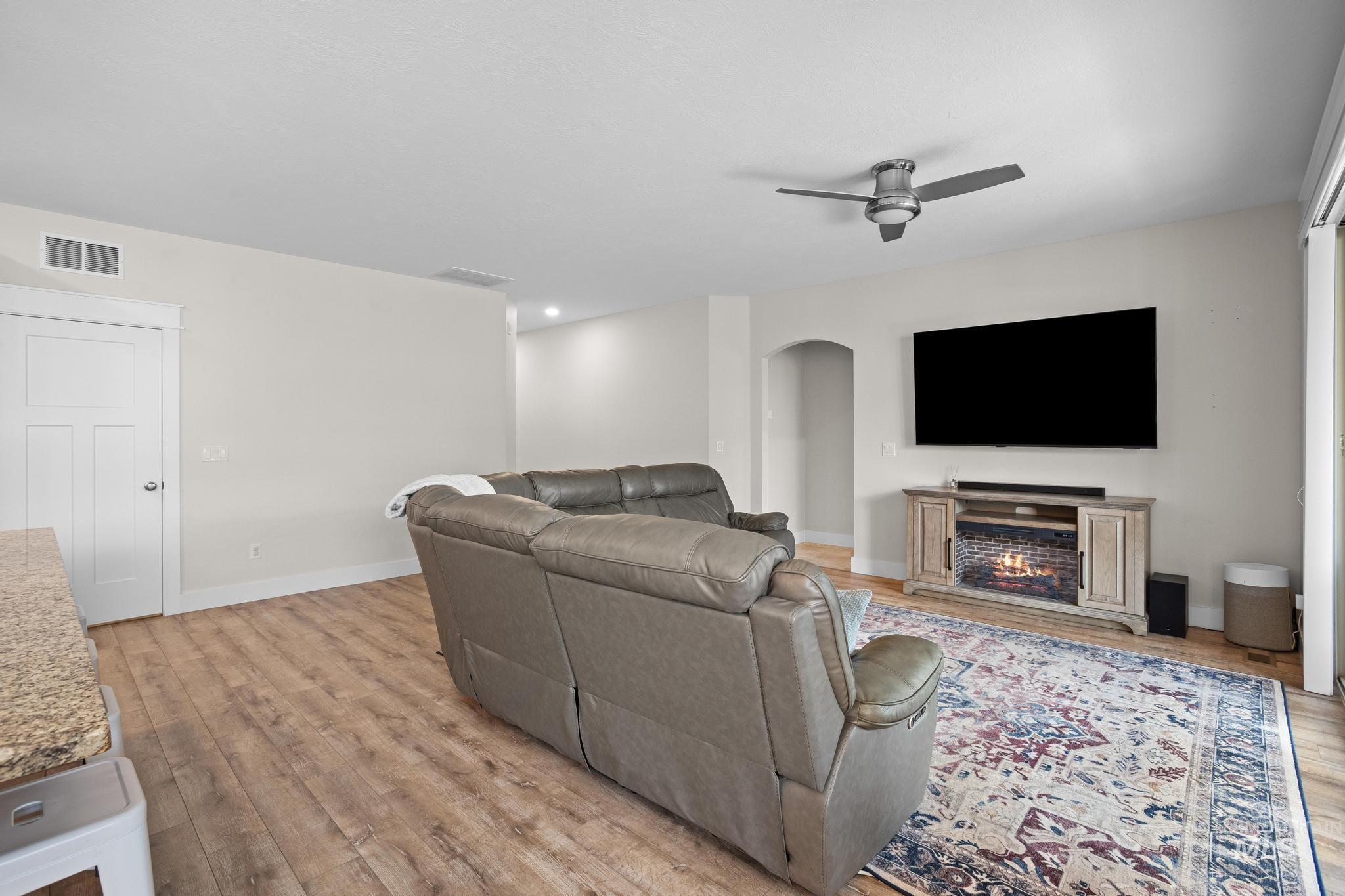 2663 E Basalt Property Photo 10
