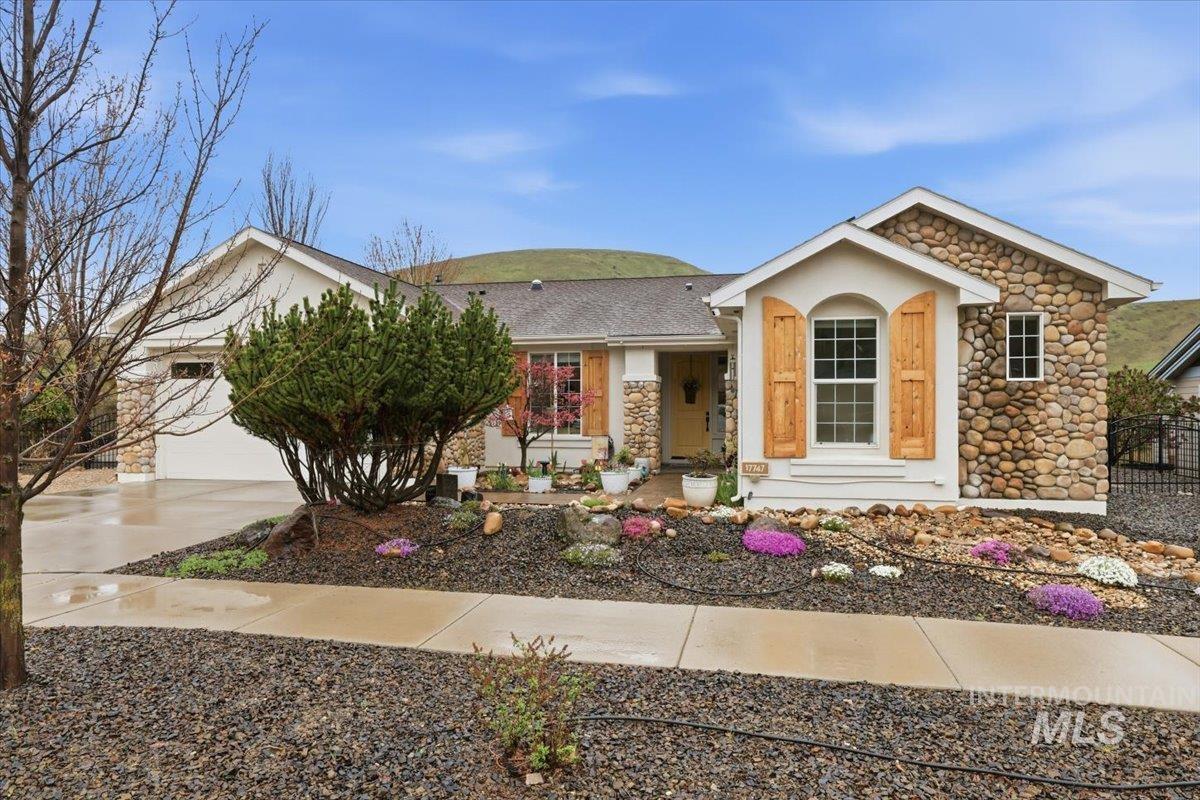 17747 N Vantage Property Photo 1