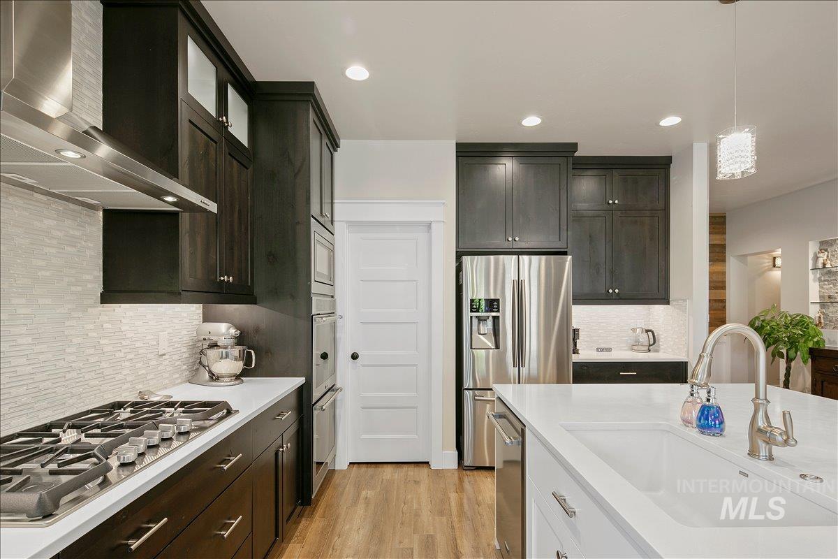 6119 N Farleigh Ave Property Photo 17