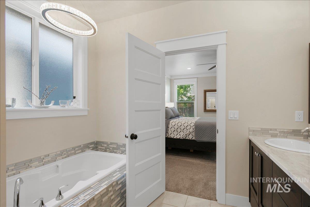 6119 N Farleigh Ave Property Photo 27
