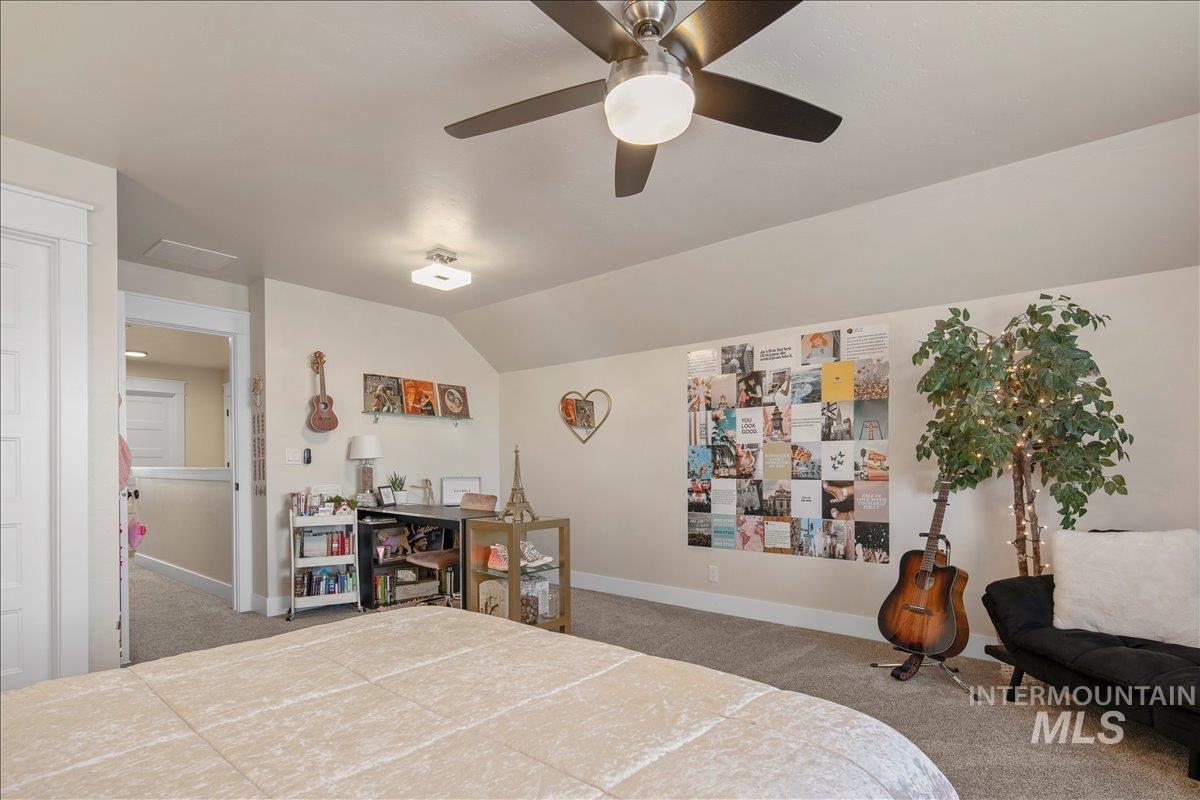 6119 N Farleigh Ave Property Photo 34