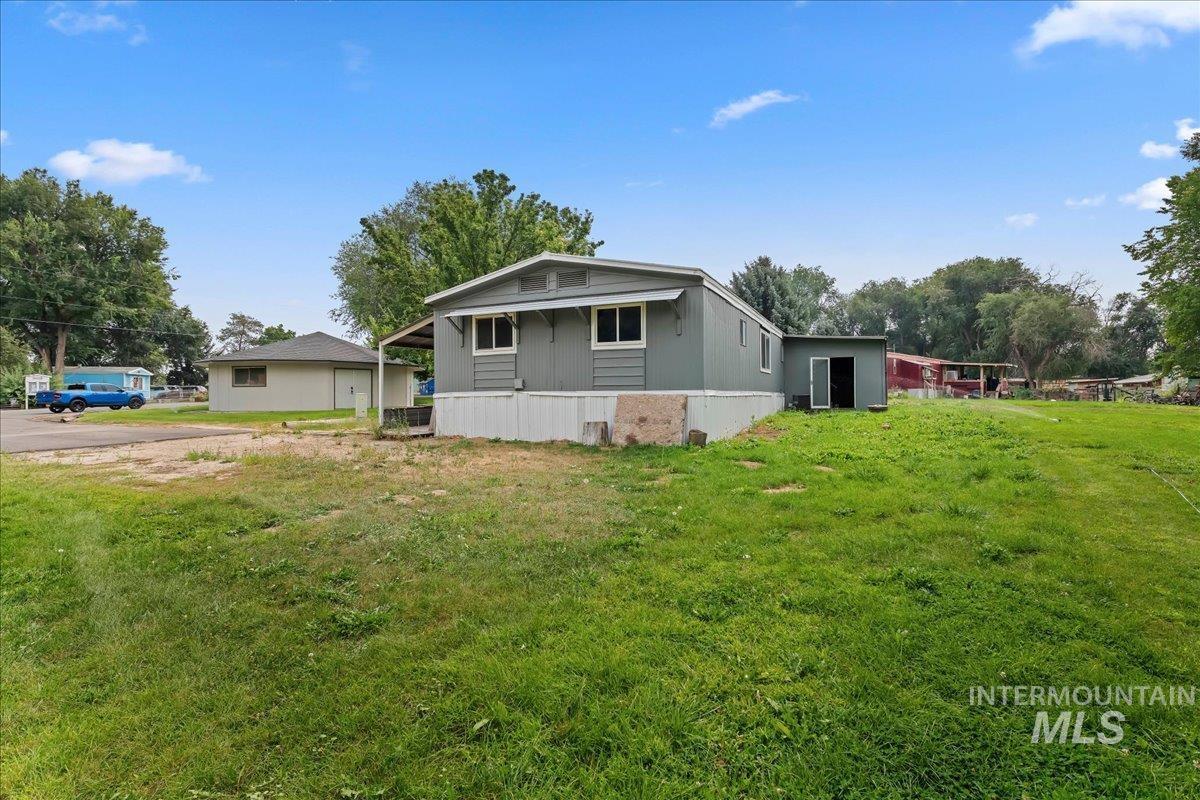15881 Purple Sage Rd Property Photo 3