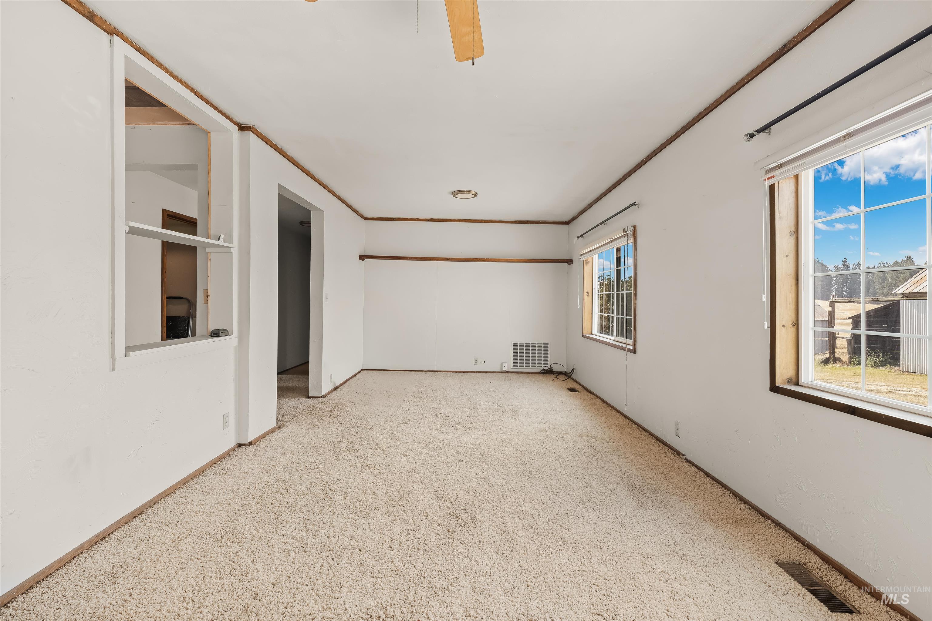 641 Croswell Ave Property Photo 2