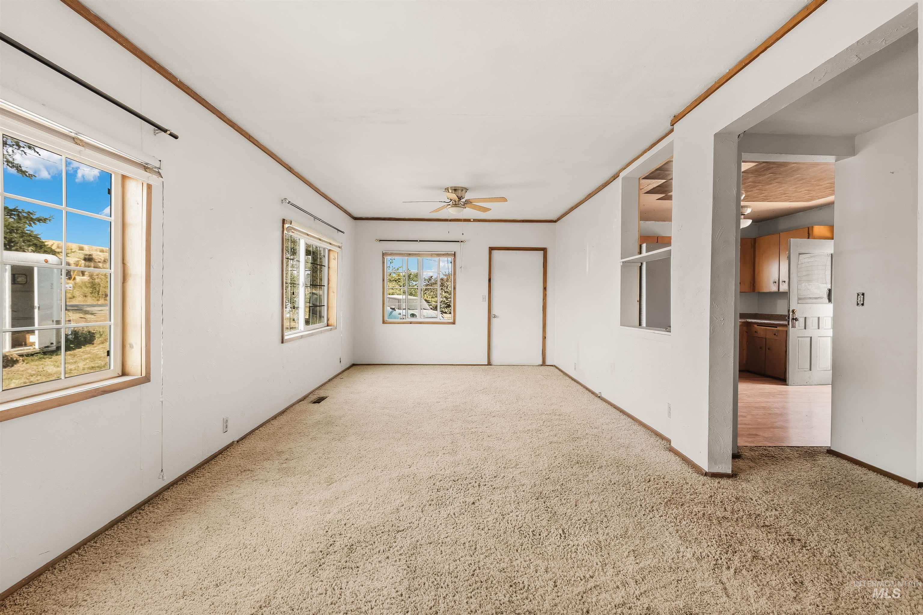 641 Croswell Ave Property Photo 3