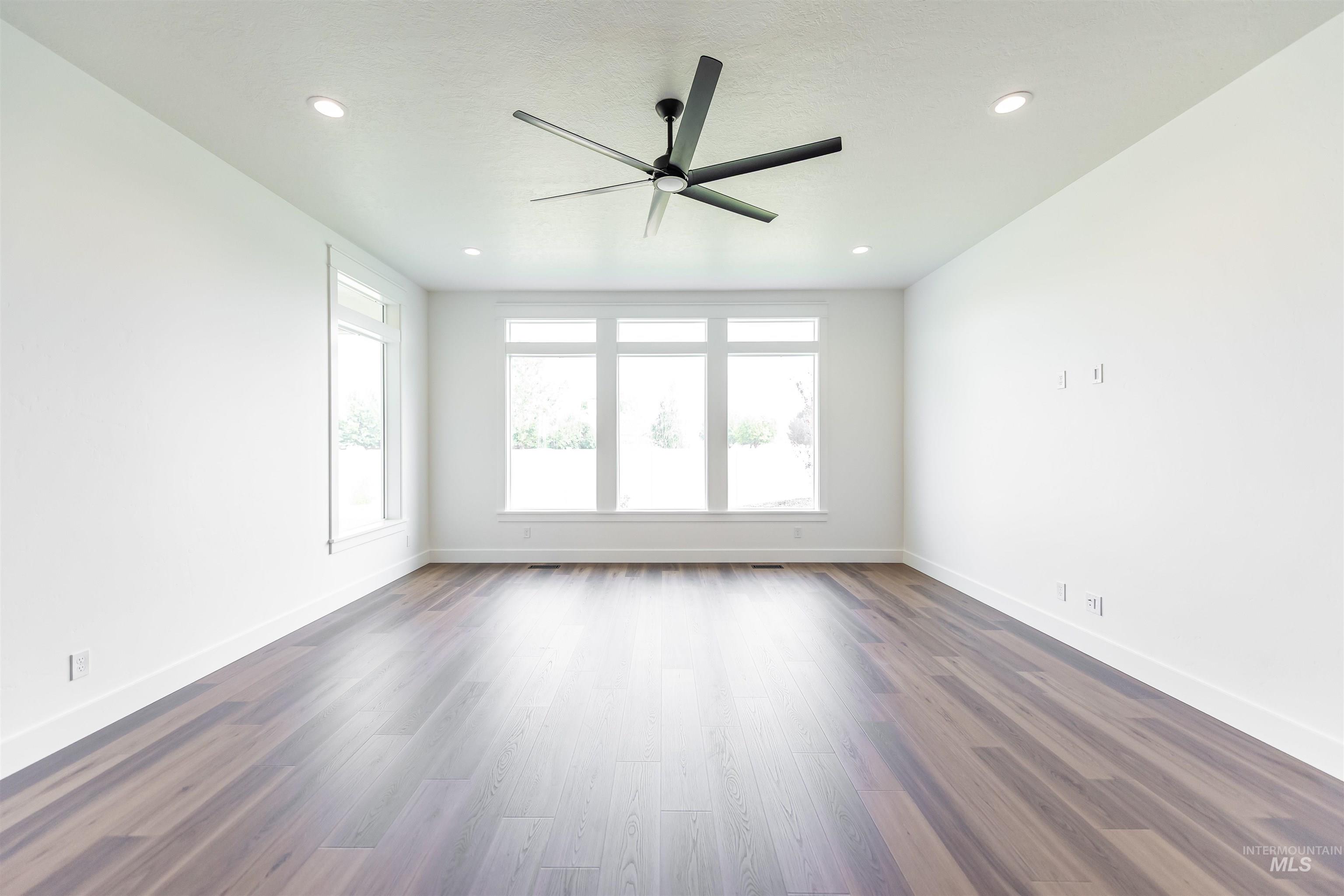 1524 E Rio Chico Ave. Property Photo 13
