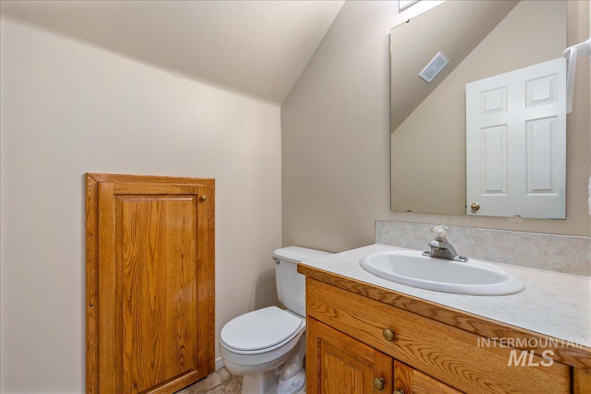 952 E Hawk St Property Photo 27