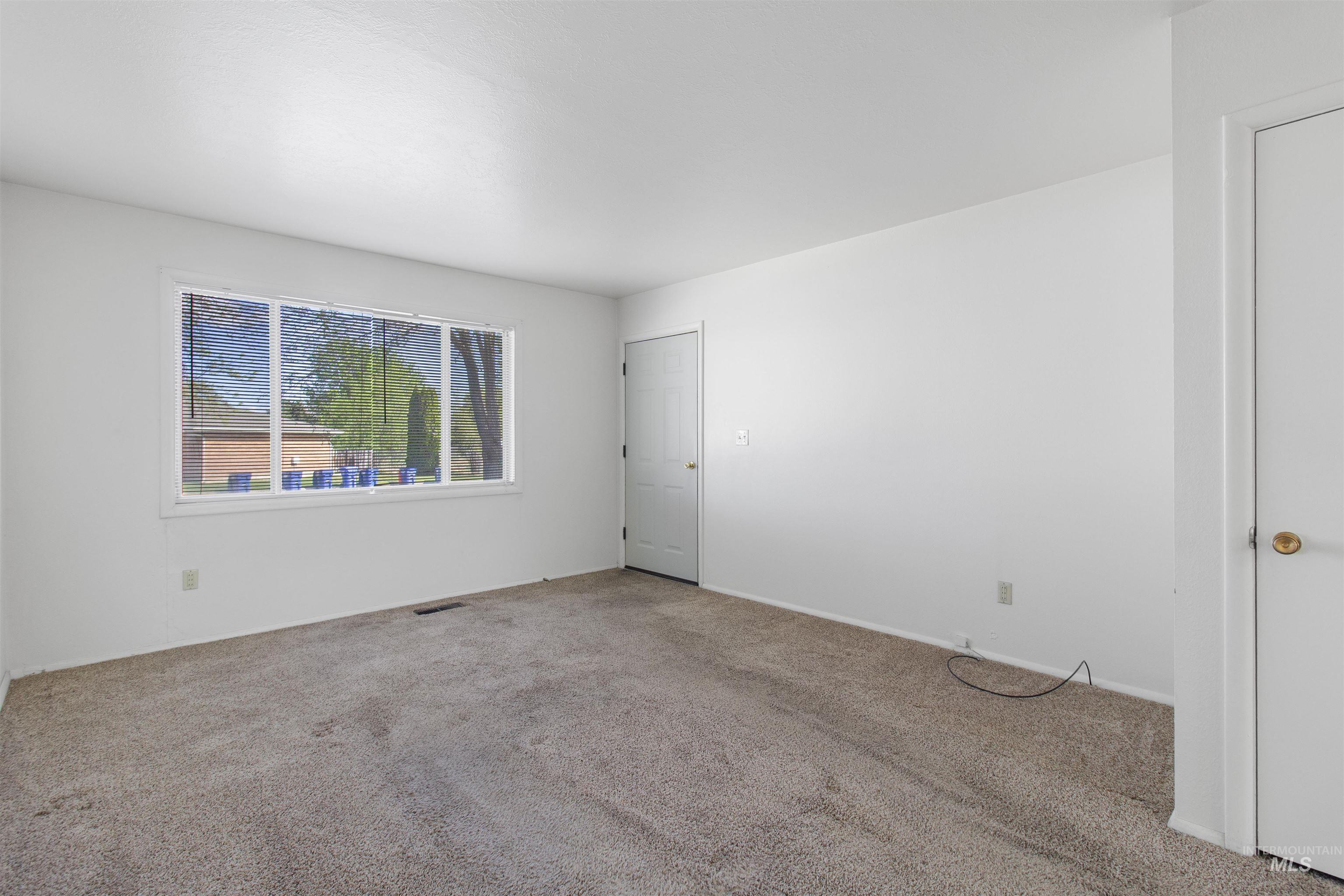 1334 Elmwood Circle Property Photo 11
