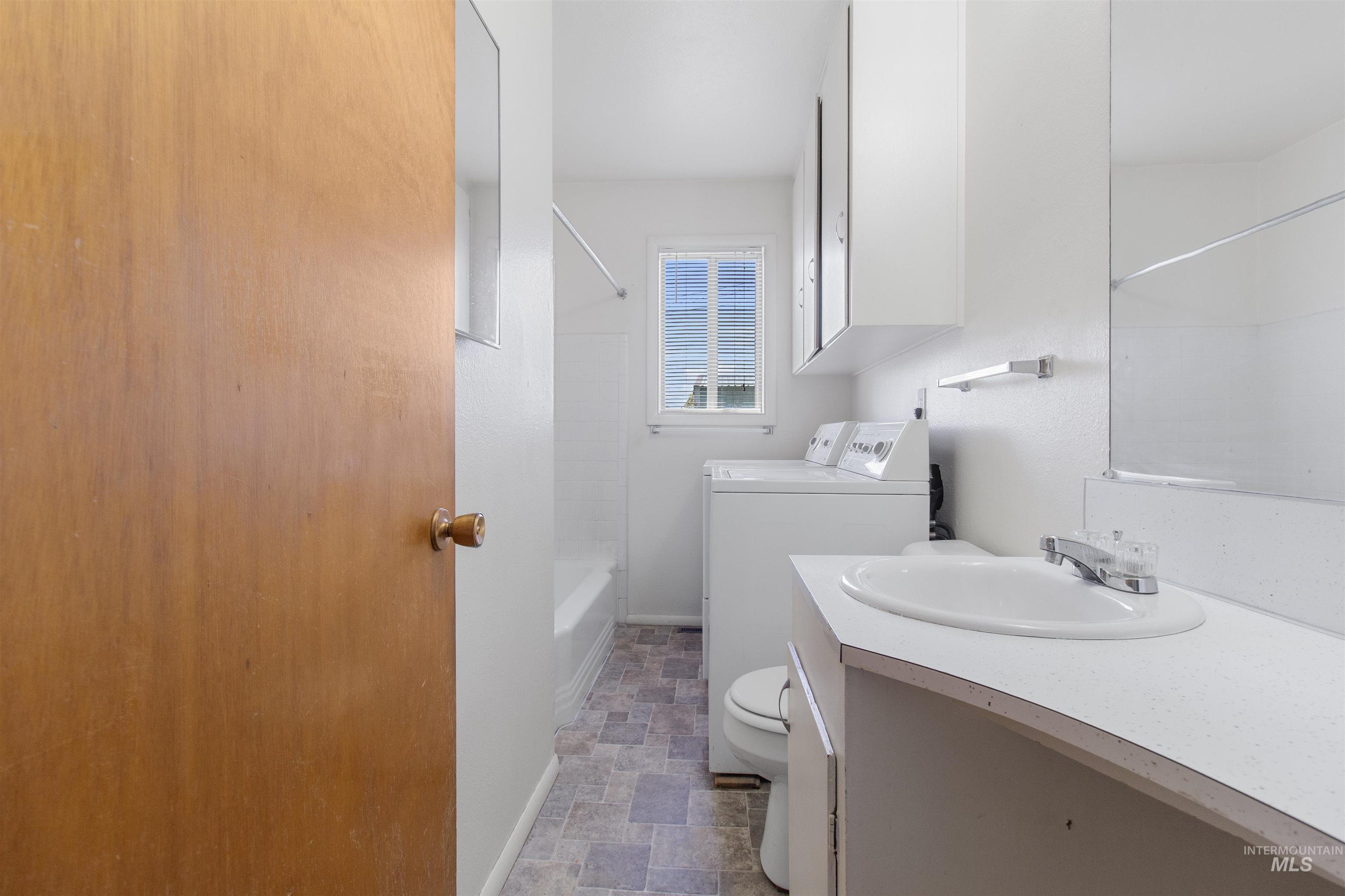 1334 Elmwood Circle Property Photo 19