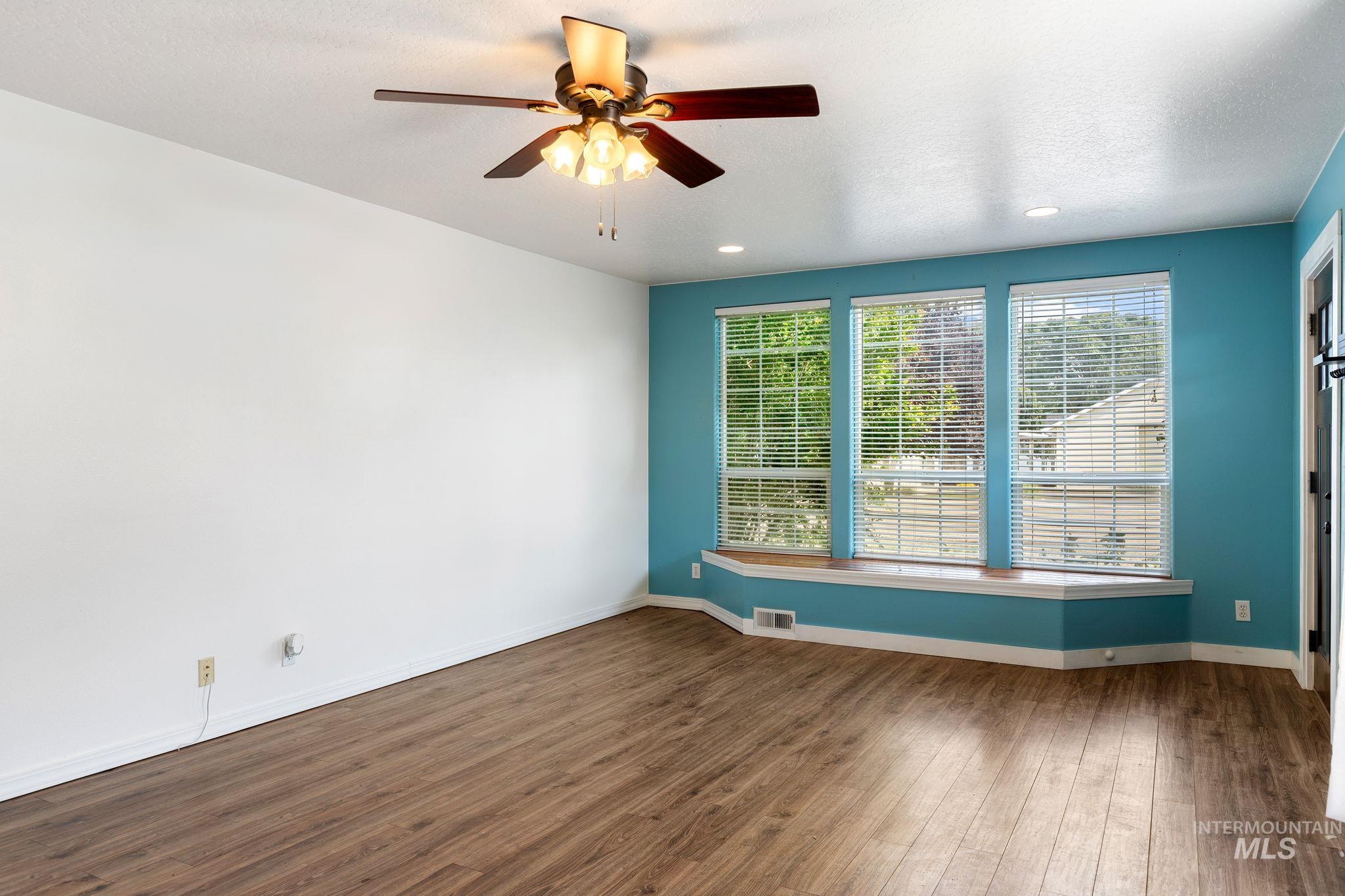617 Lake Lowell Property Photo 4