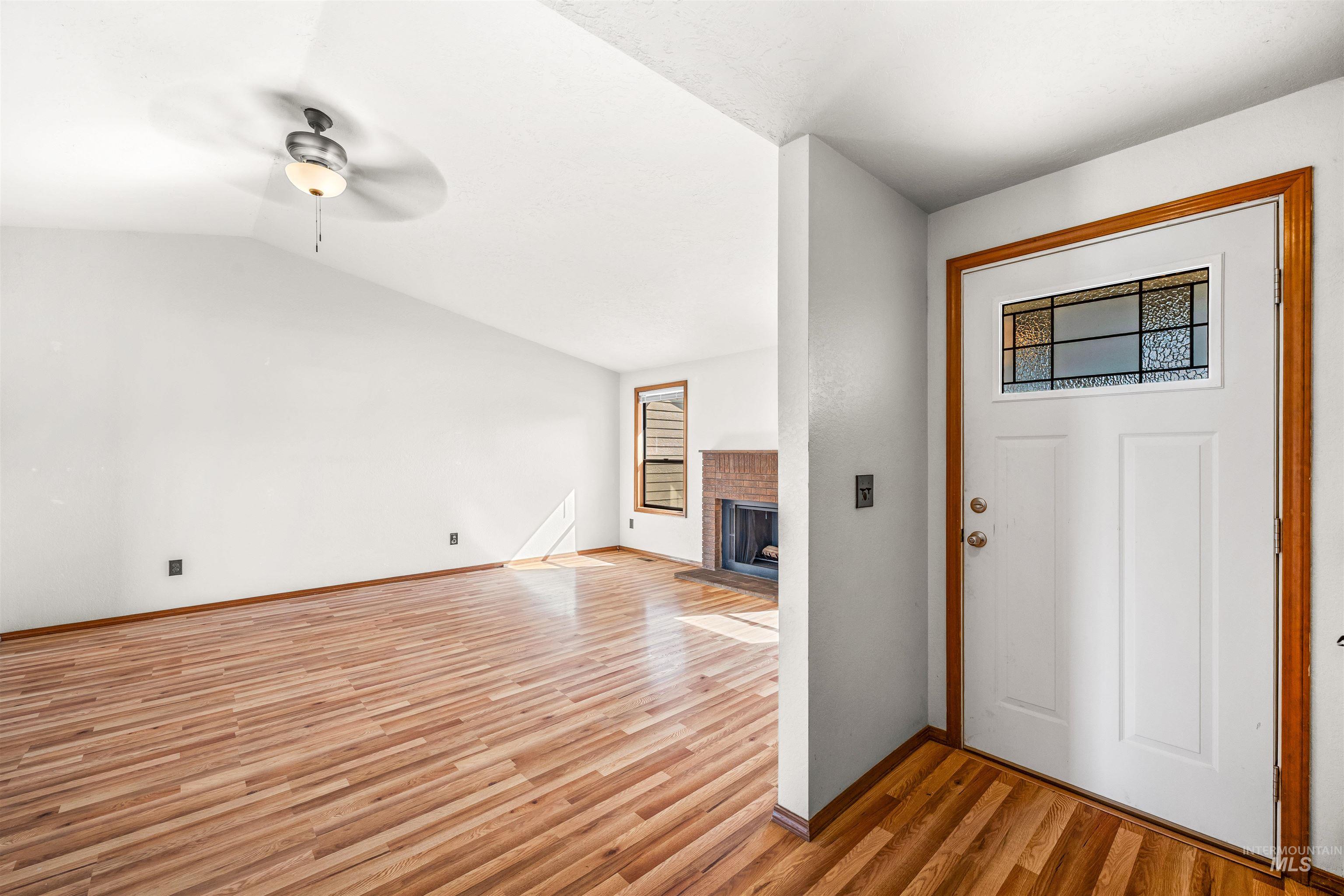 300 Meadowbrook Dr Property Photo 5
