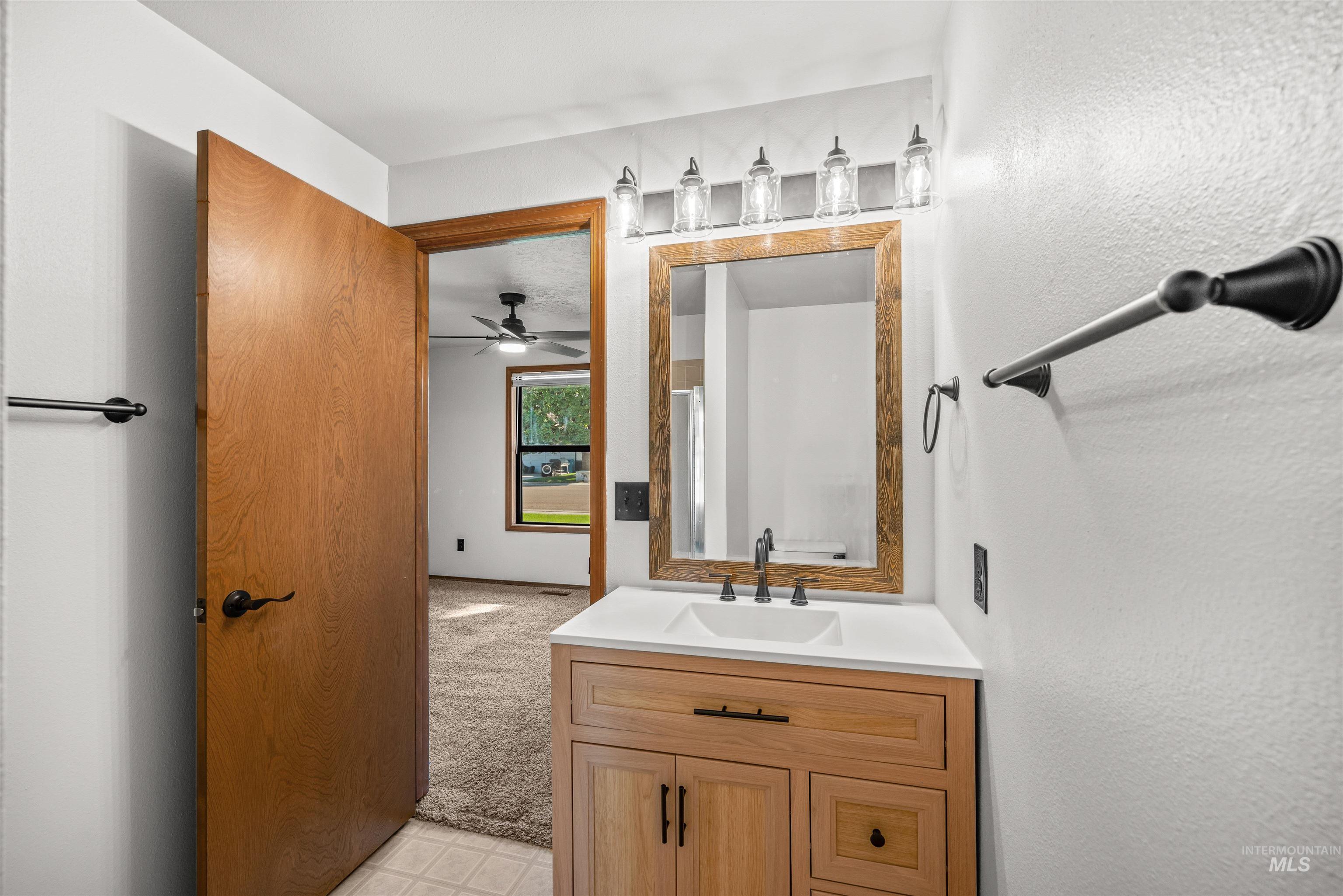 300 Meadowbrook Dr Property Photo 27
