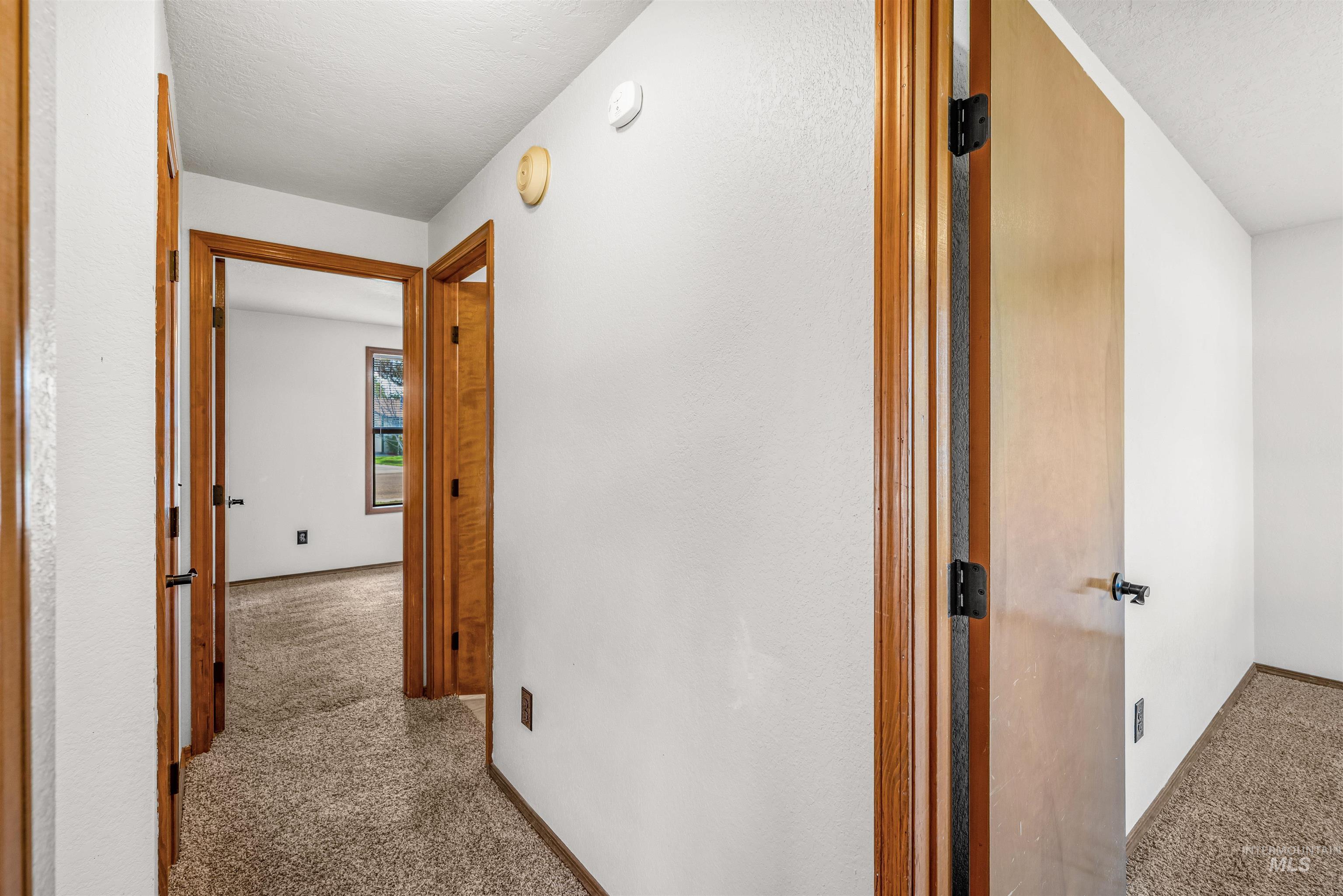 300 Meadowbrook Dr Property Photo 31