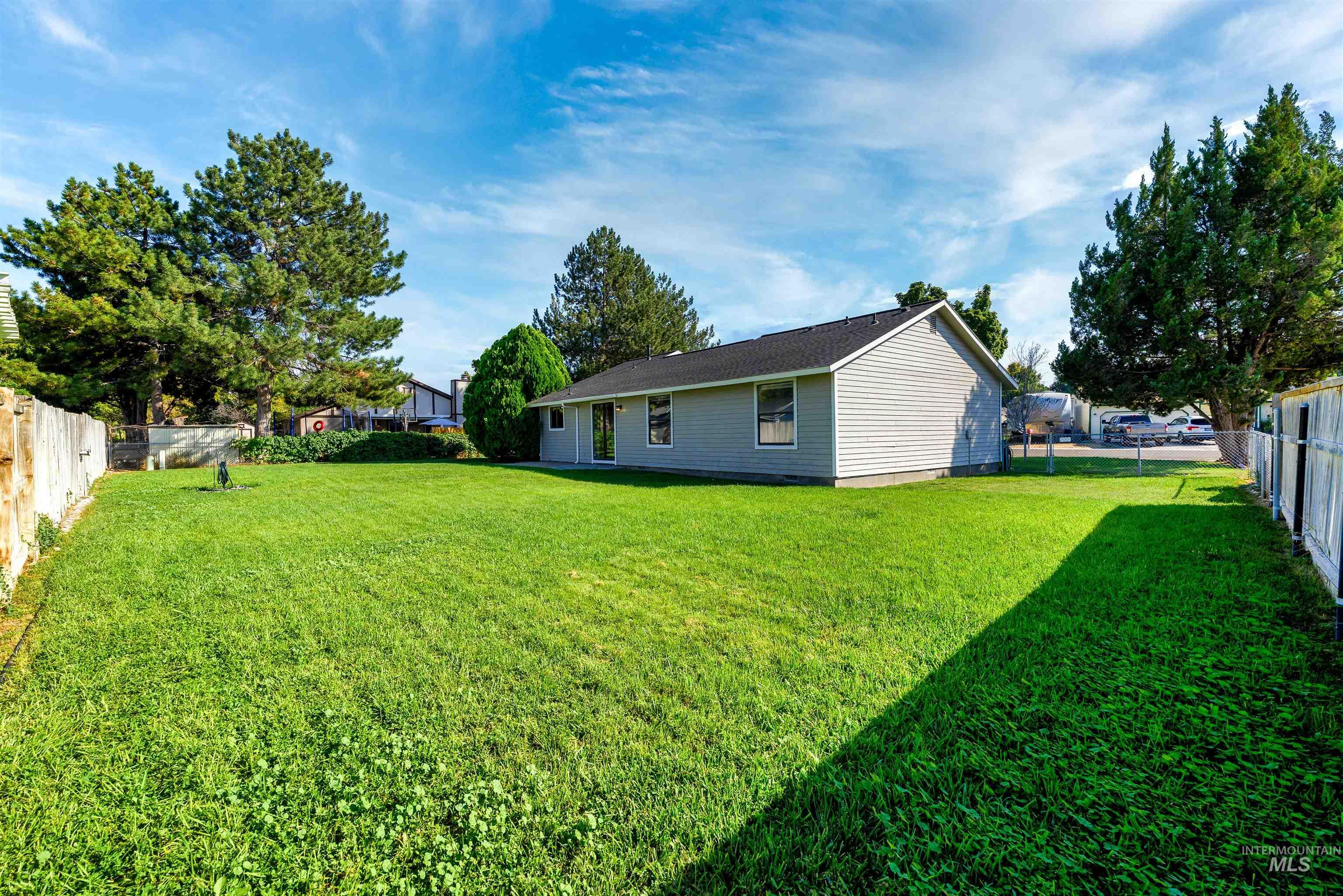 300 Meadowbrook Dr Property Photo 37