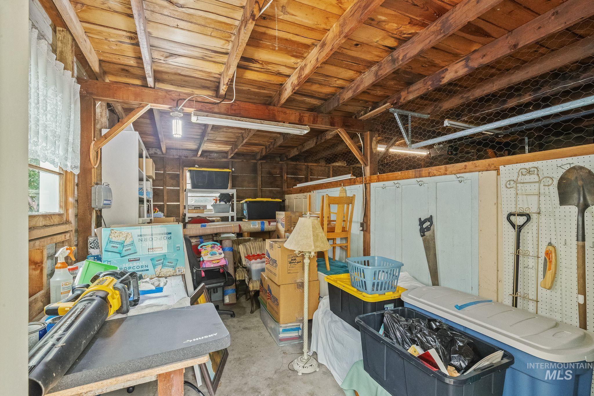 818 11th St Property Photo 28