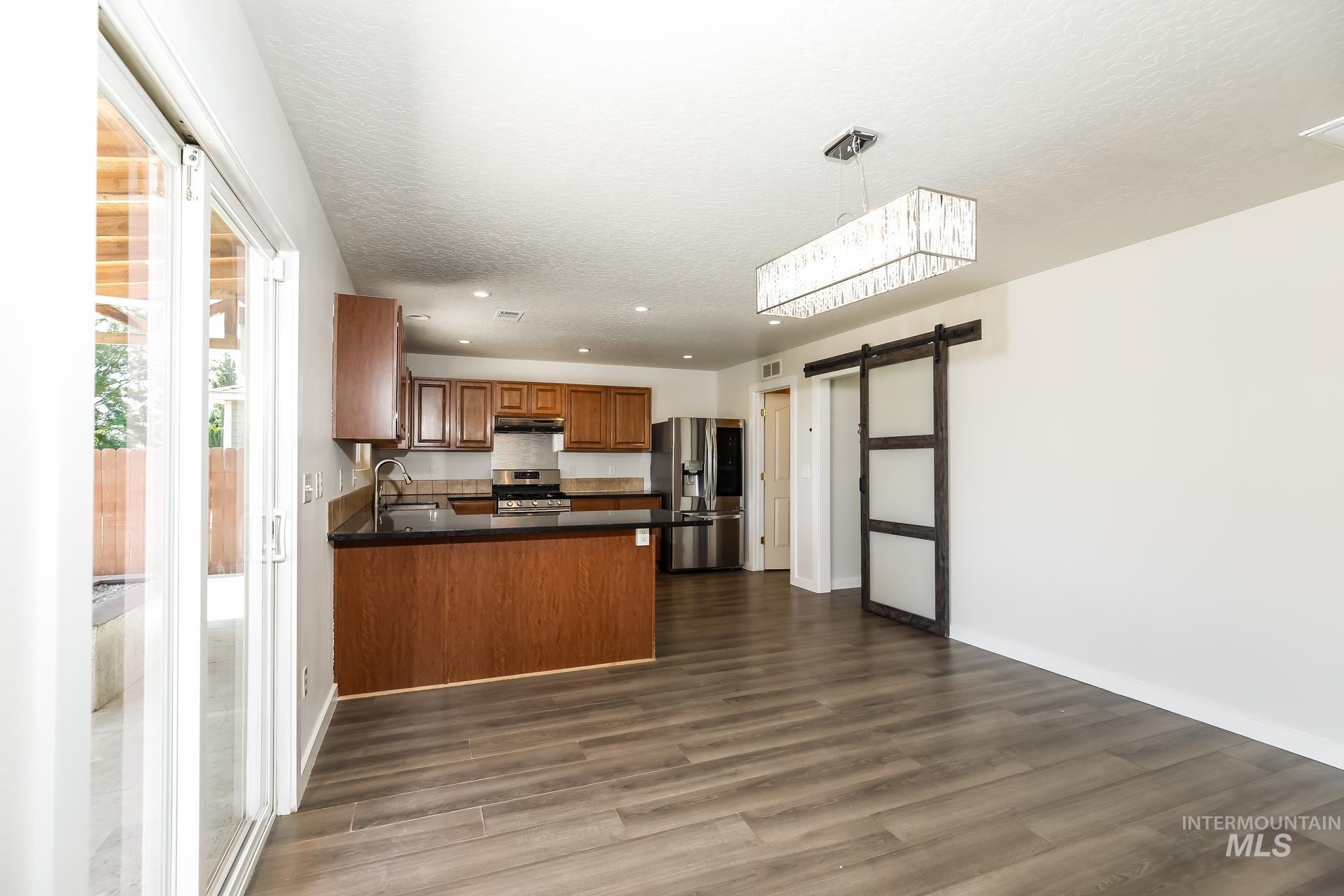 16208 Plow Ave Property Photo 2