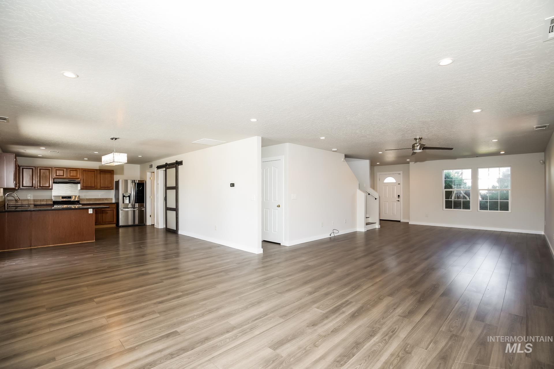16208 Plow Ave Property Photo 3