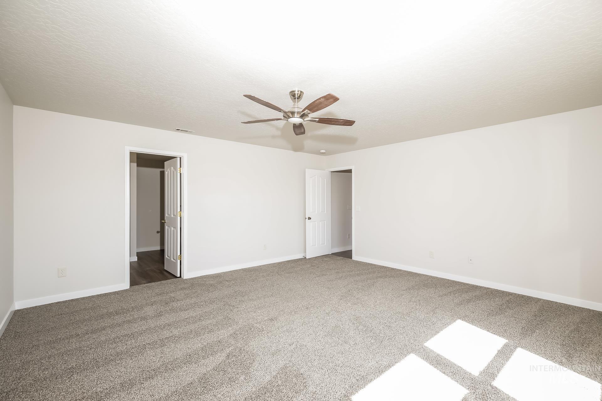 16208 Plow Ave Property Photo 4