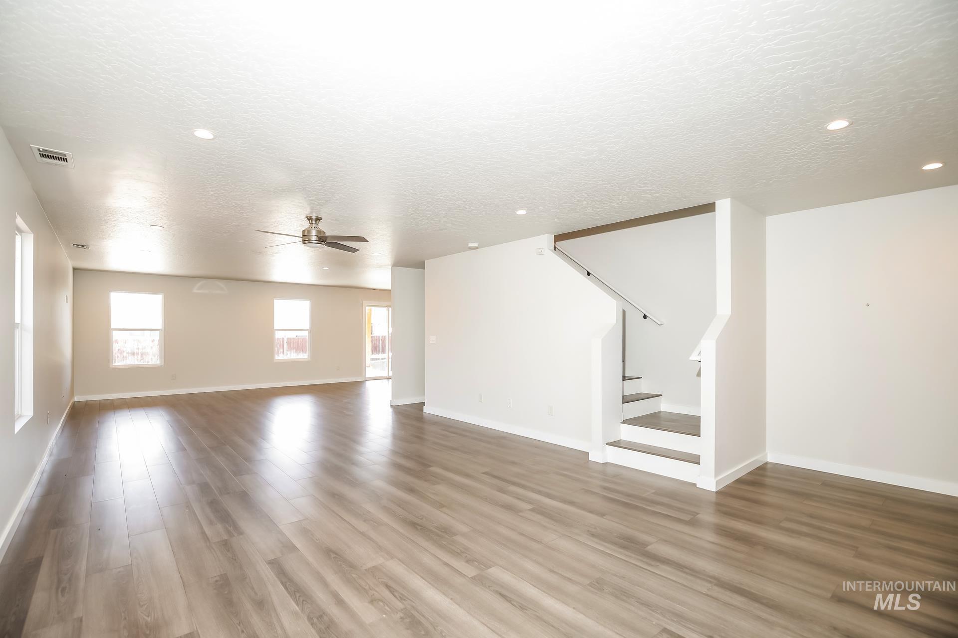 16208 Plow Ave Property Photo 9