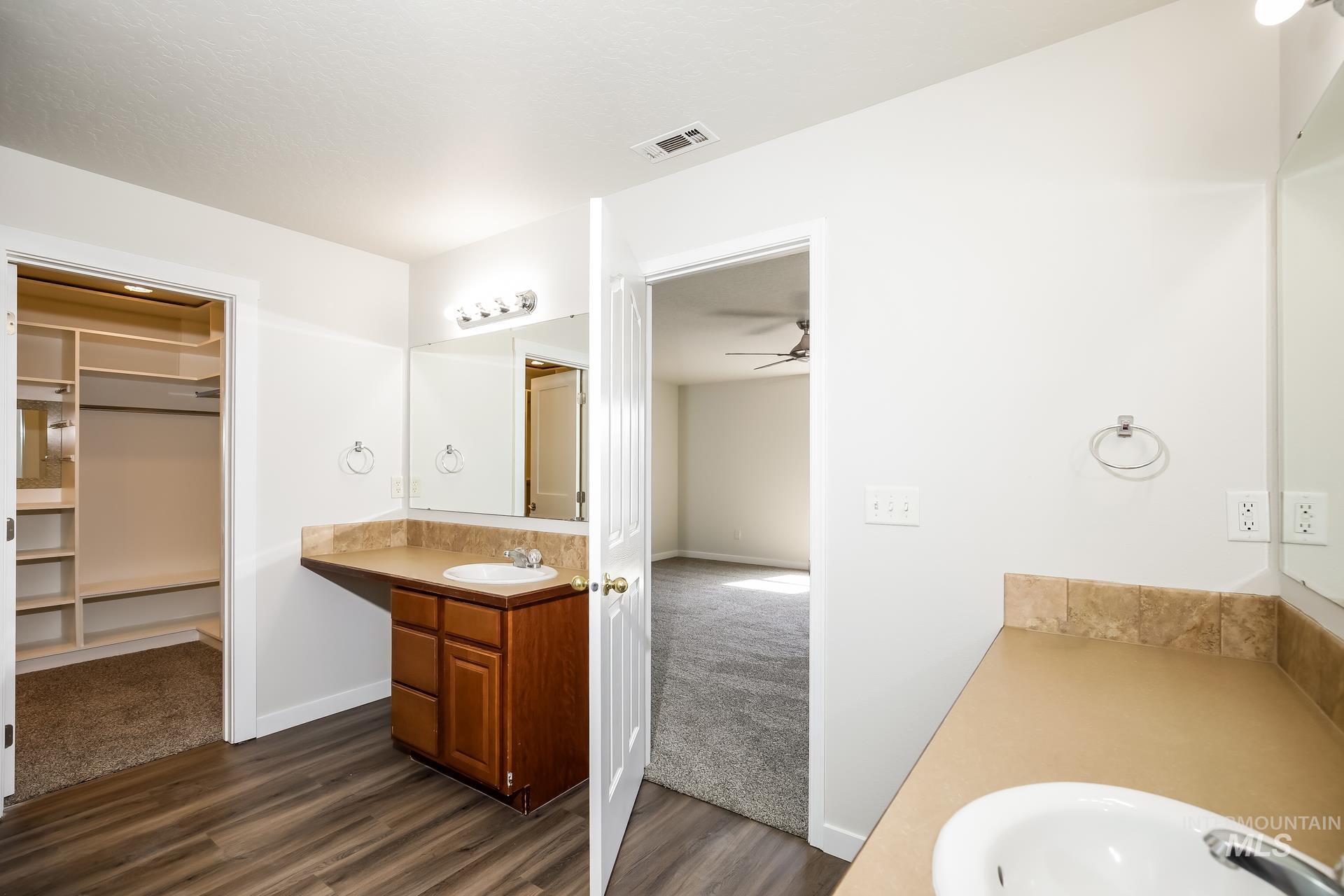 16208 Plow Ave Property Photo 14