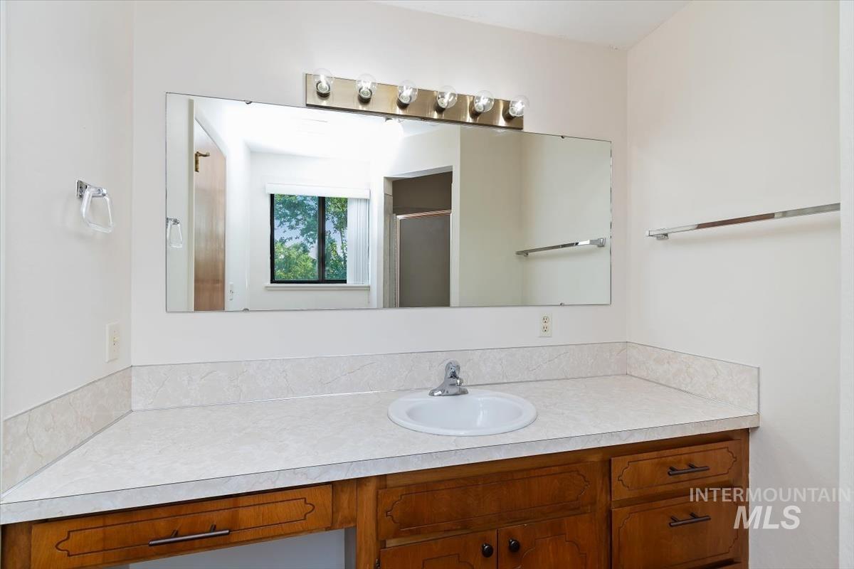 931 Sherman Way Property Photo 24