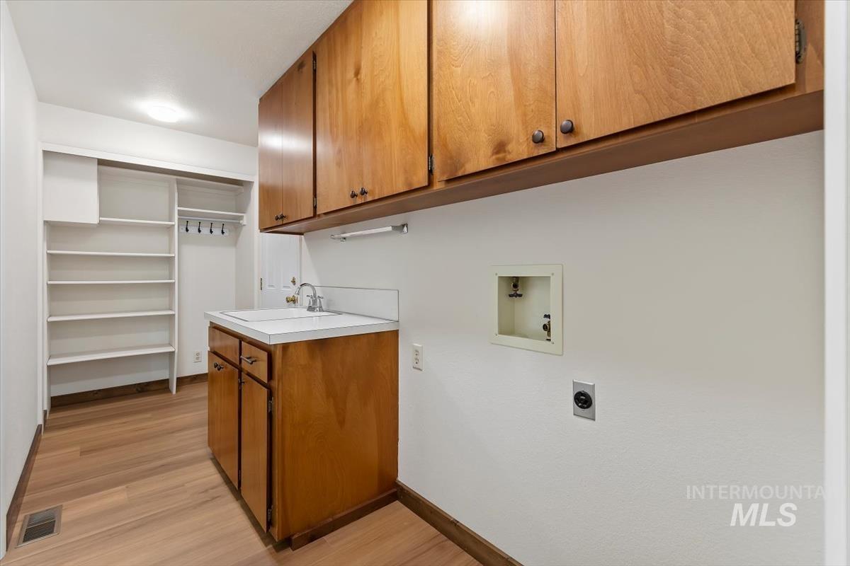931 Sherman Way Property Photo 30