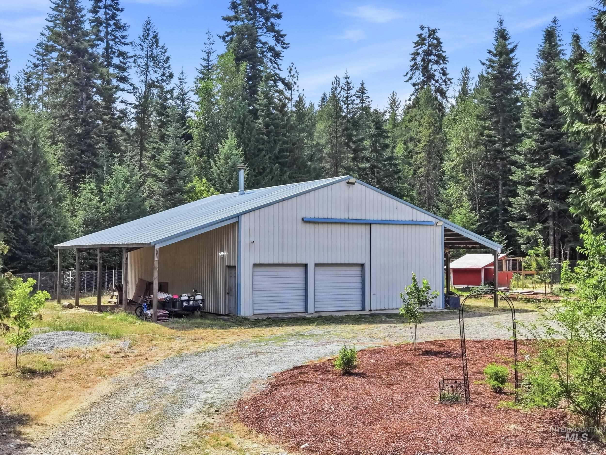 450 Parsons Dr Property Photo 3