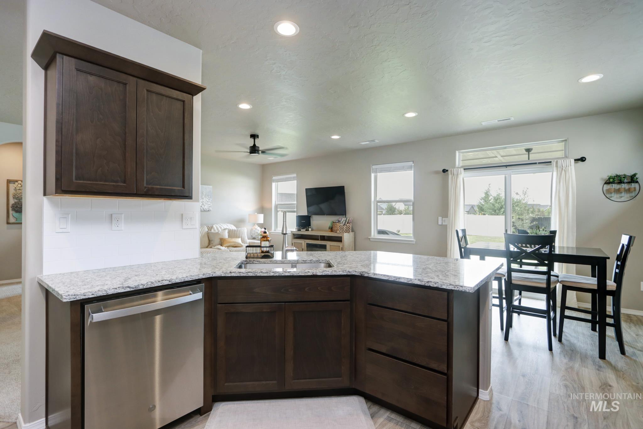18557 White Rose Pl Property Photo 14