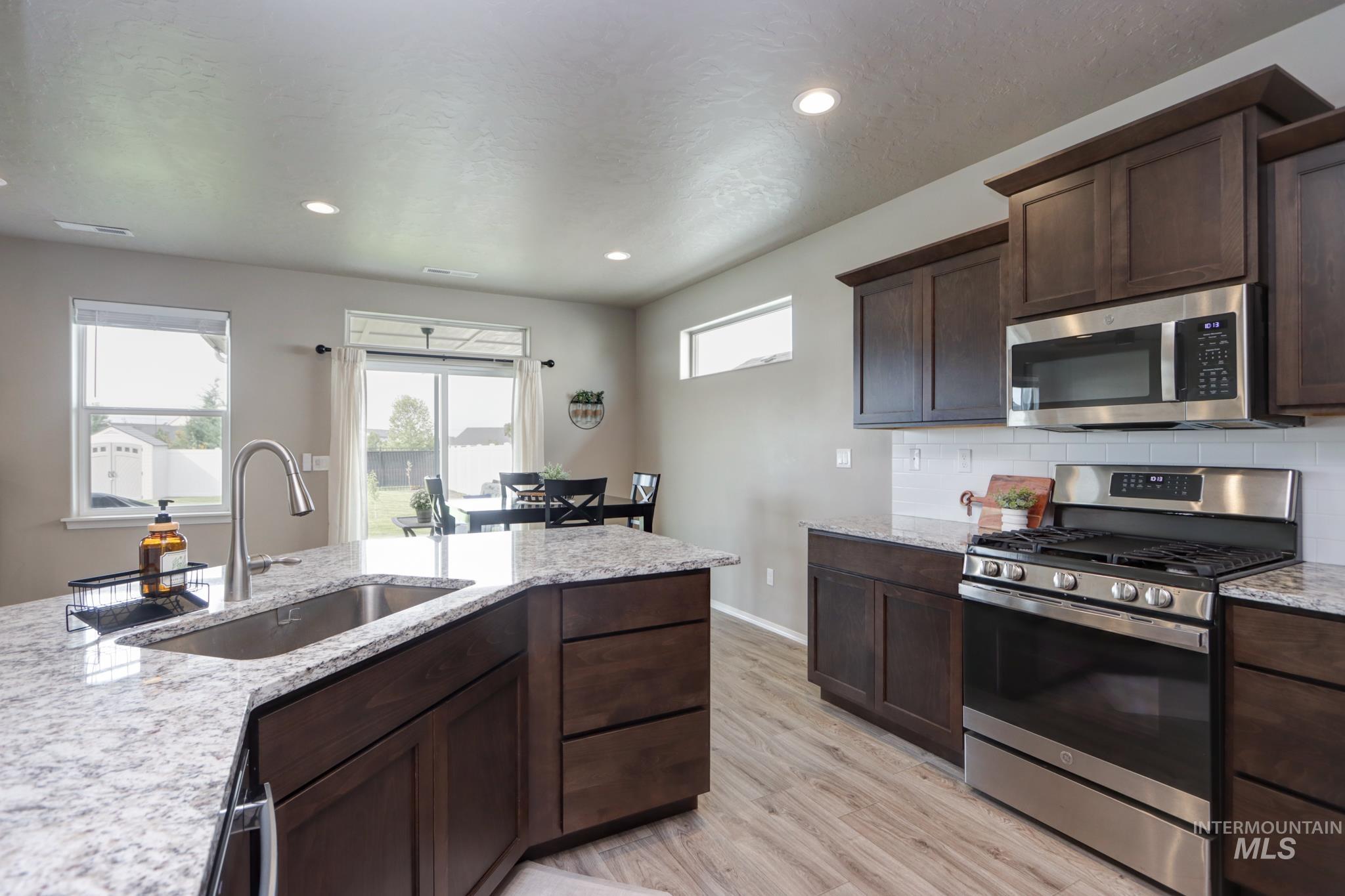 18557 White Rose Pl Property Photo 15