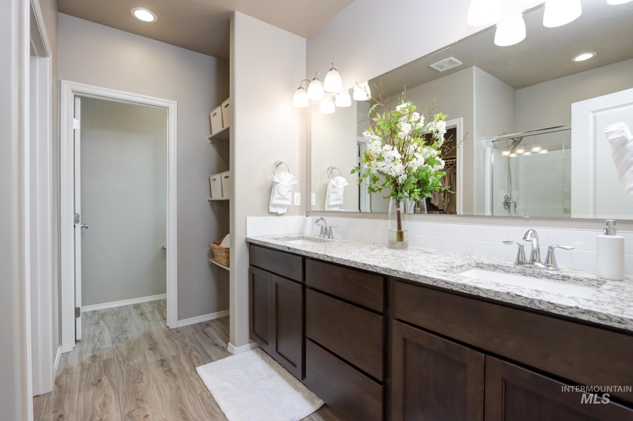 18557 White Rose Pl Property Photo 20