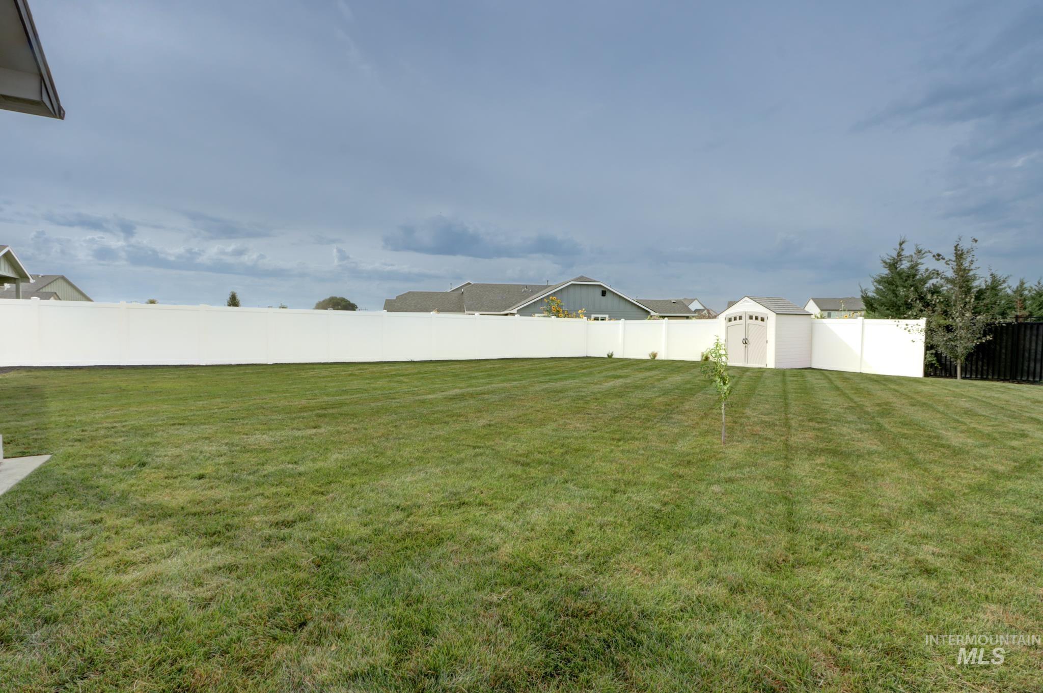 18557 White Rose Pl Property Photo 32
