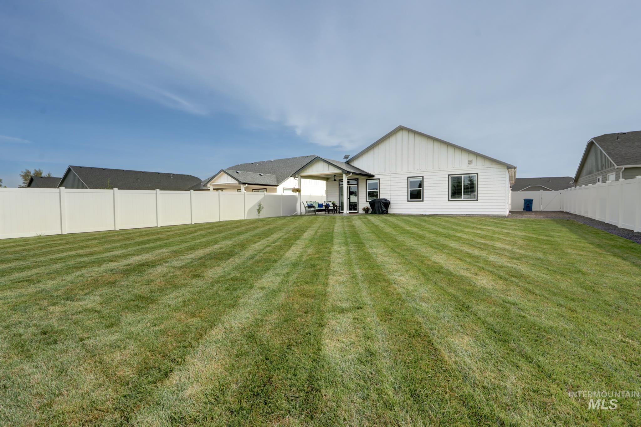 18557 White Rose Pl Property Photo 35