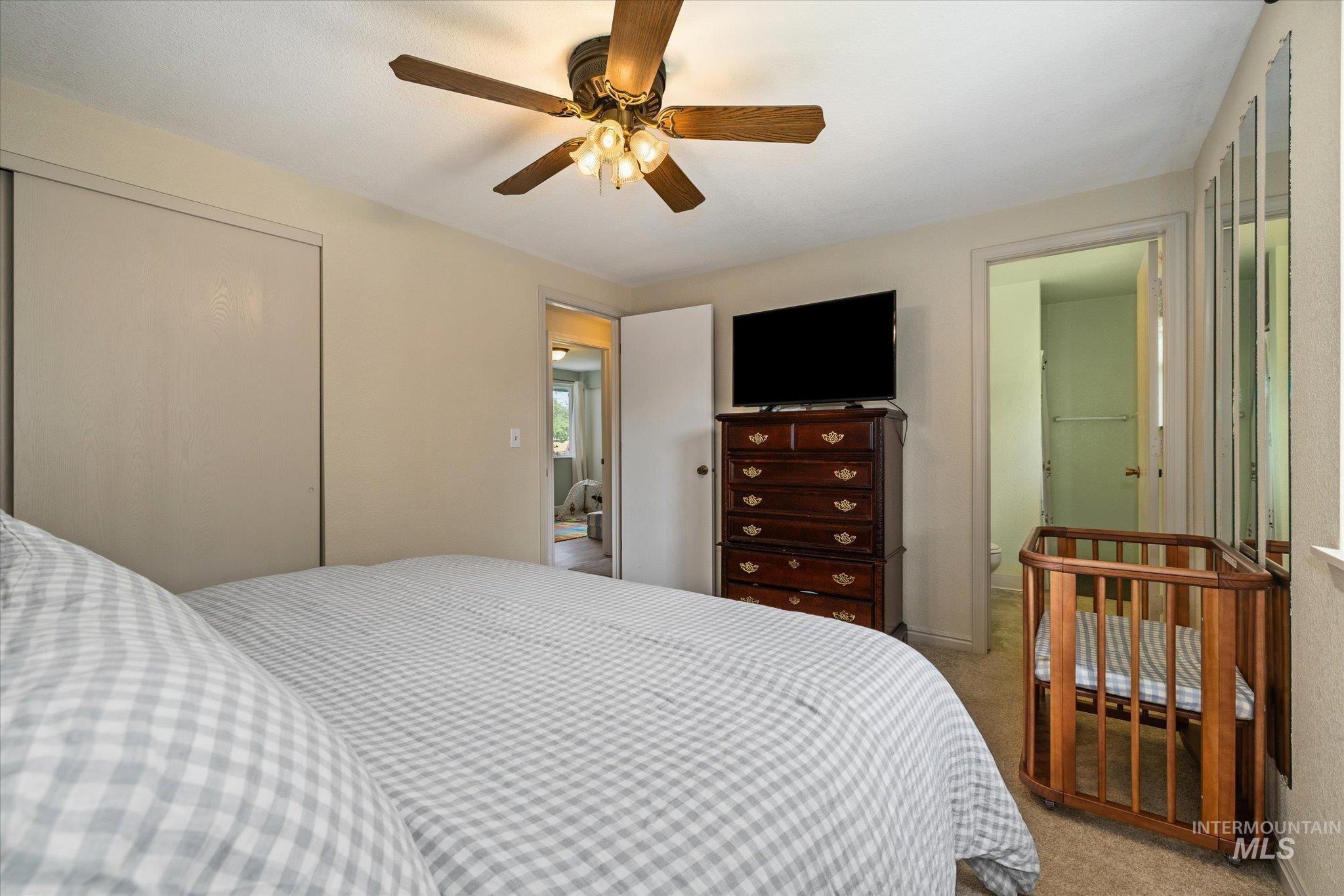 1047 W Chateau Ave Property Photo 22