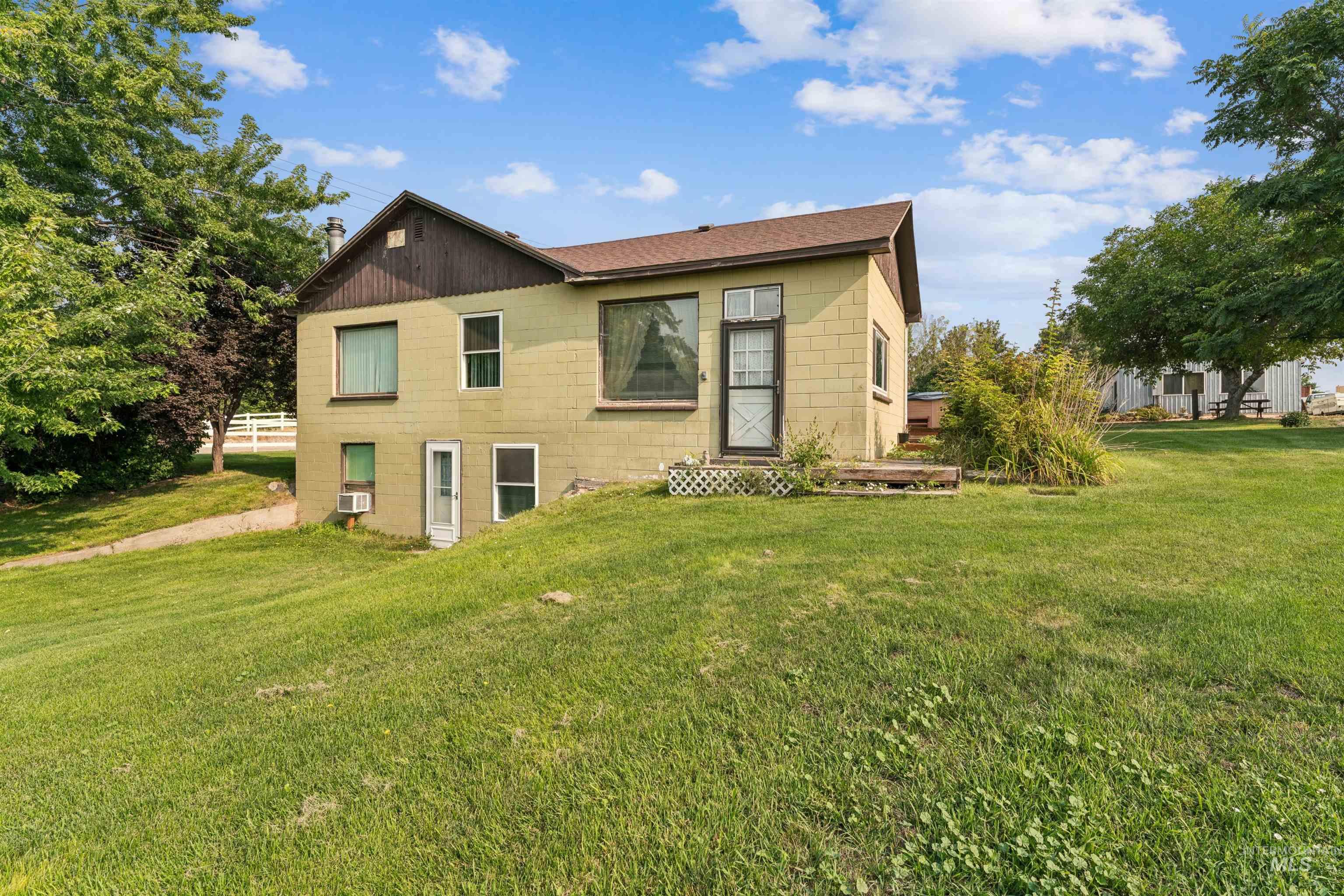 25248 Lansing Lane Property Photo 2