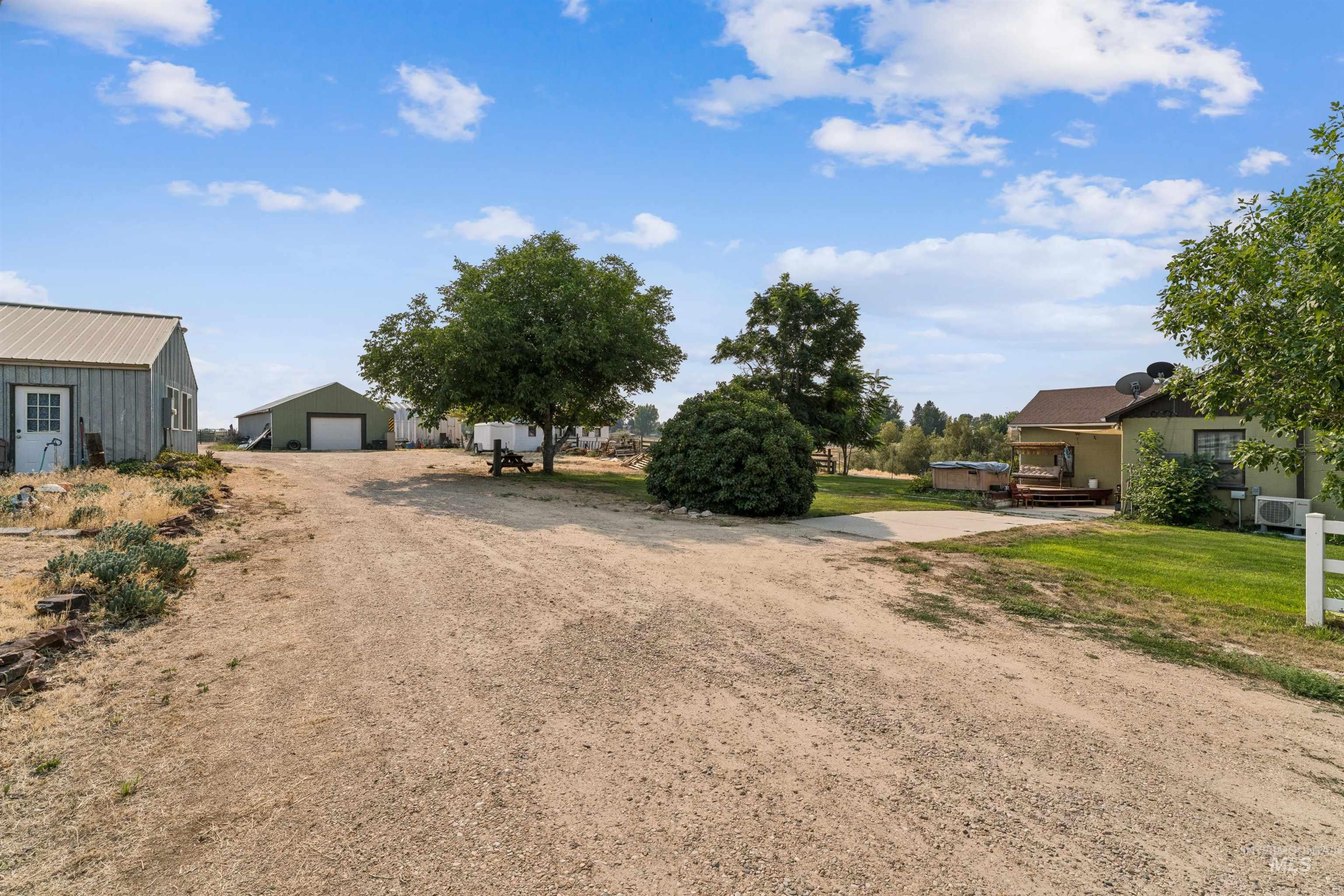 25248 Lansing Lane Property Photo 4
