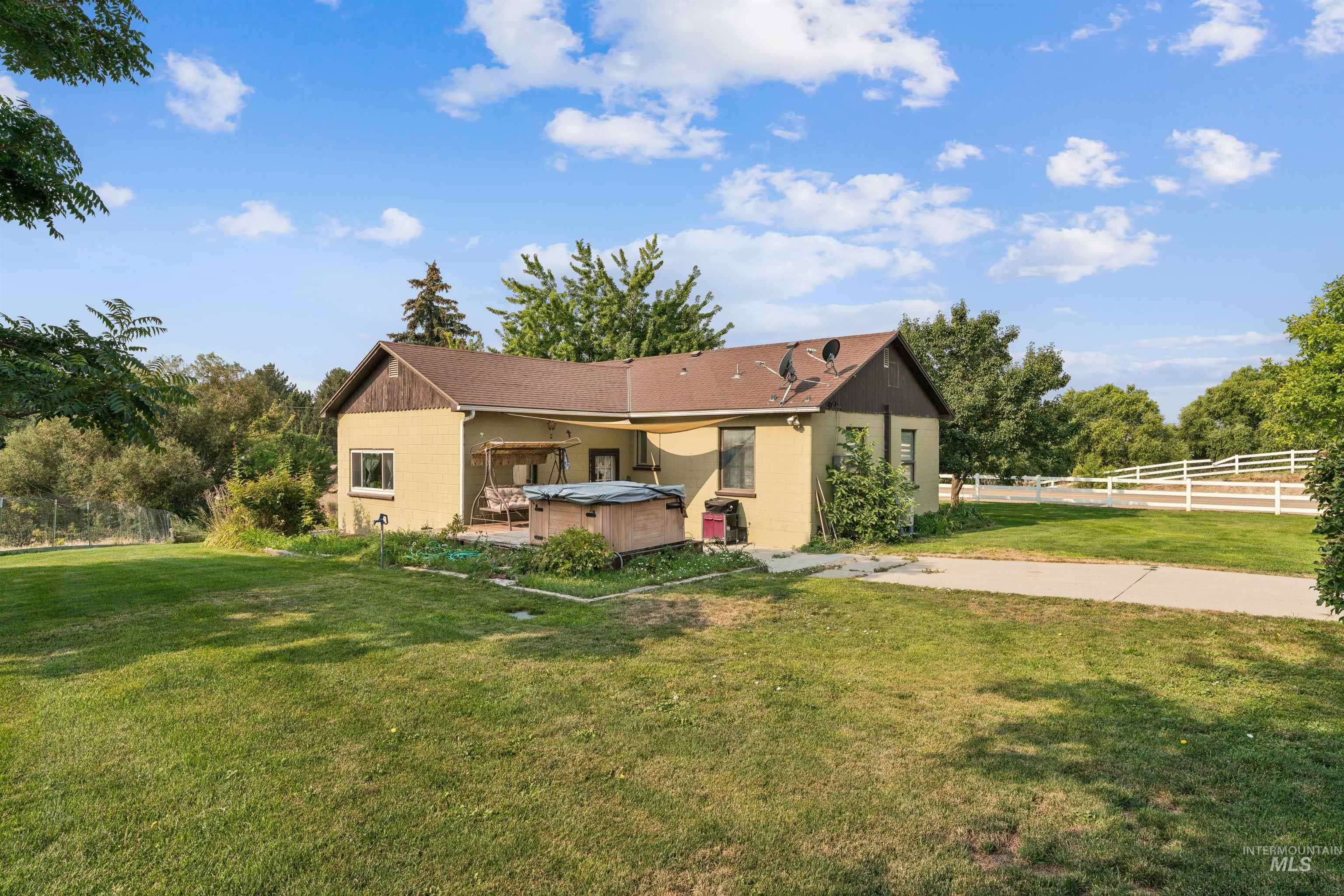 25248 Lansing Lane Property Photo 6