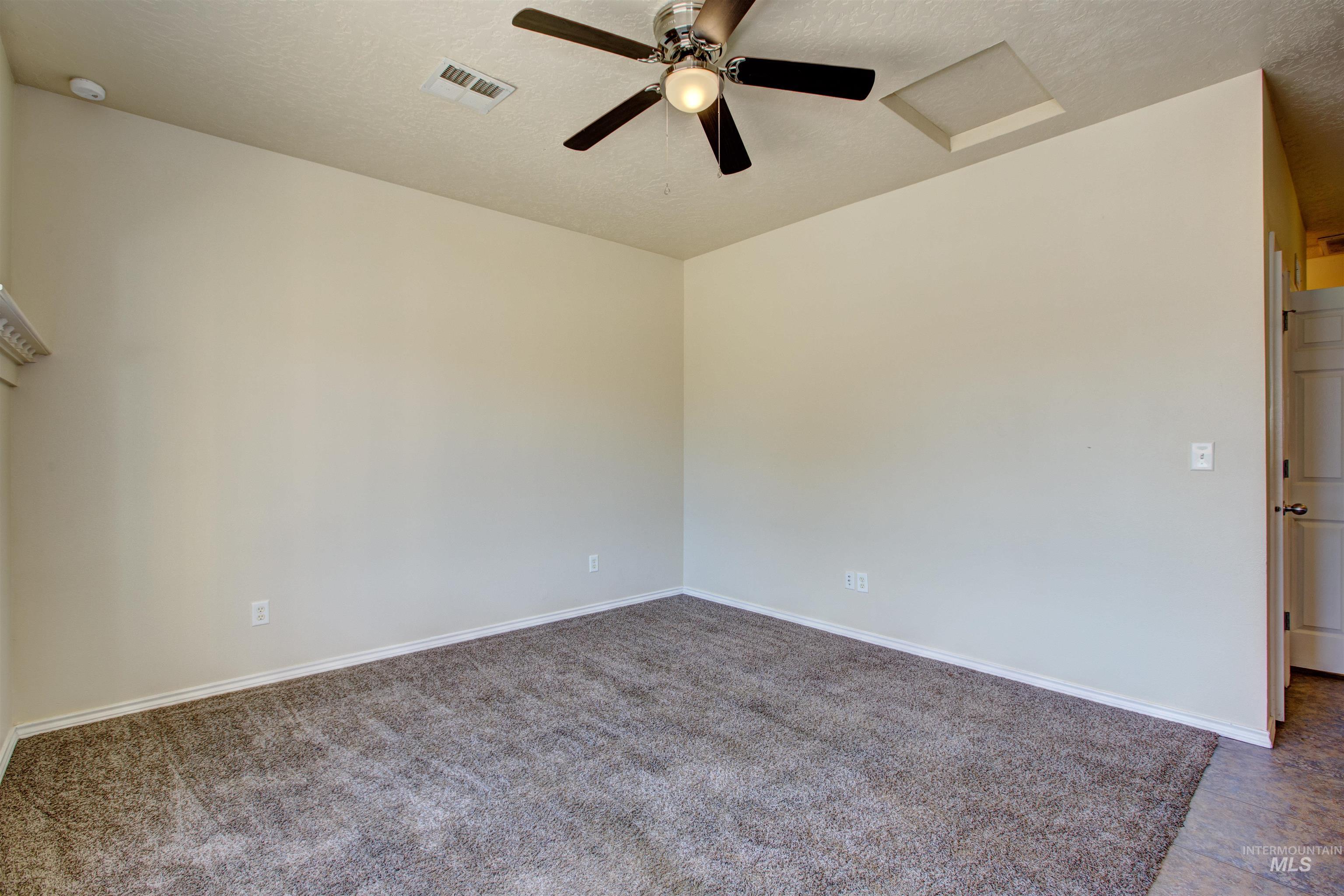 727 N Stampede Ct. Property Photo 26